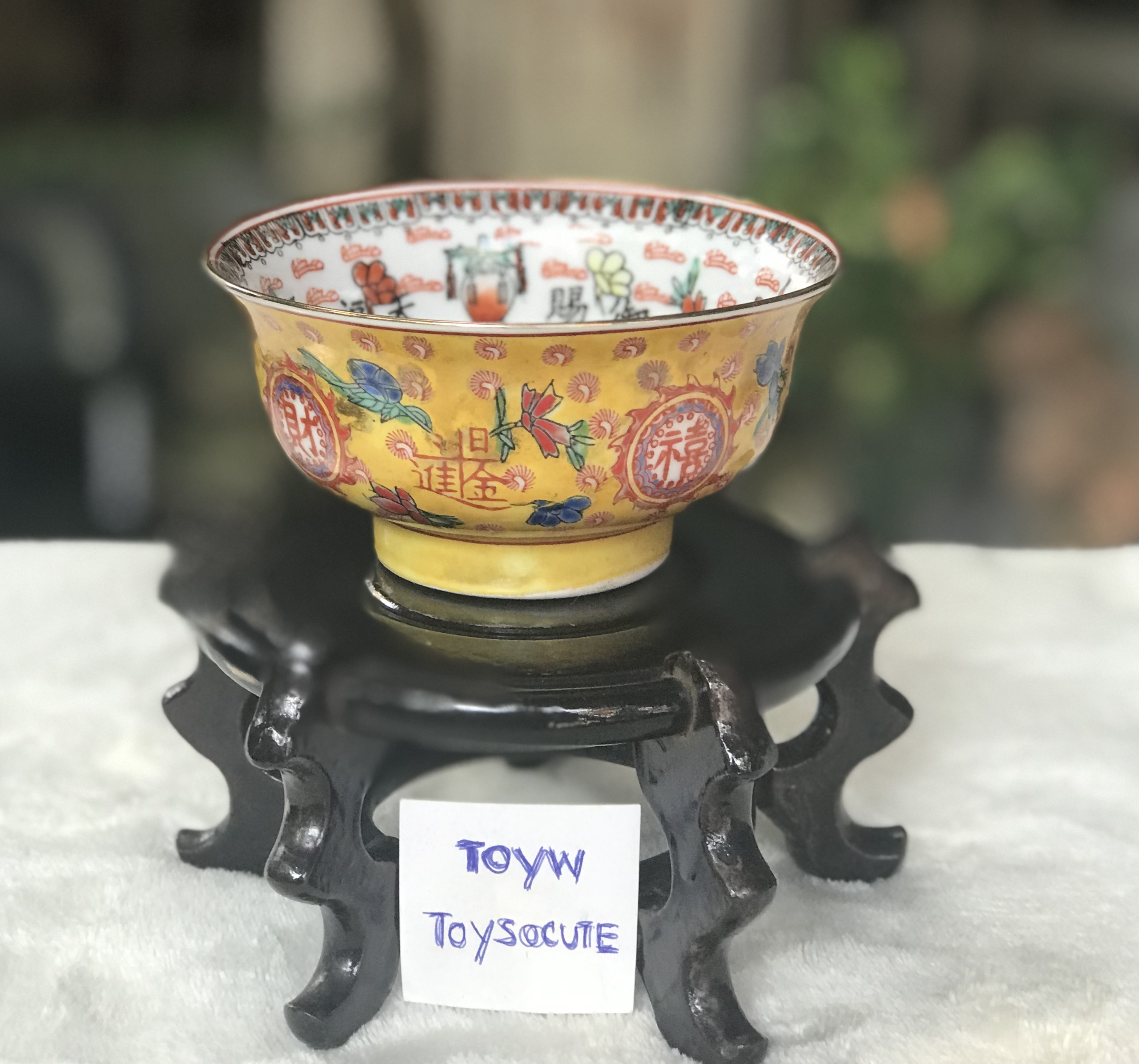Antique Chinese Bowls ชุด 3 สี 3 ใบ ถ้วยกระเบื้องกังใส ขอบน้ำทอง เขียนสีด้านนอกและด้านในลายมังกร ขนาดปากกว้าง 4 นิ้ว สูง 2.5 นิ้ว