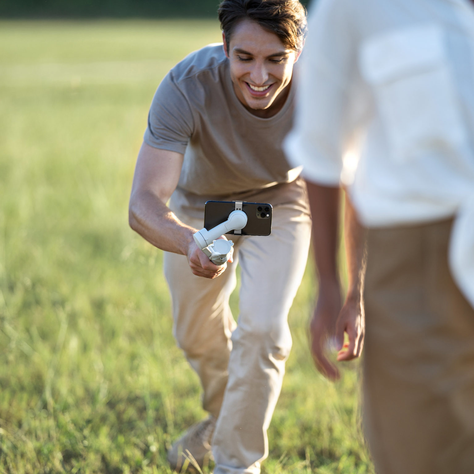 ให้เช่า DJI OM4 SE ดีเจไอ ไม้กันสั่นสำหรับสมาร์ทโฟน