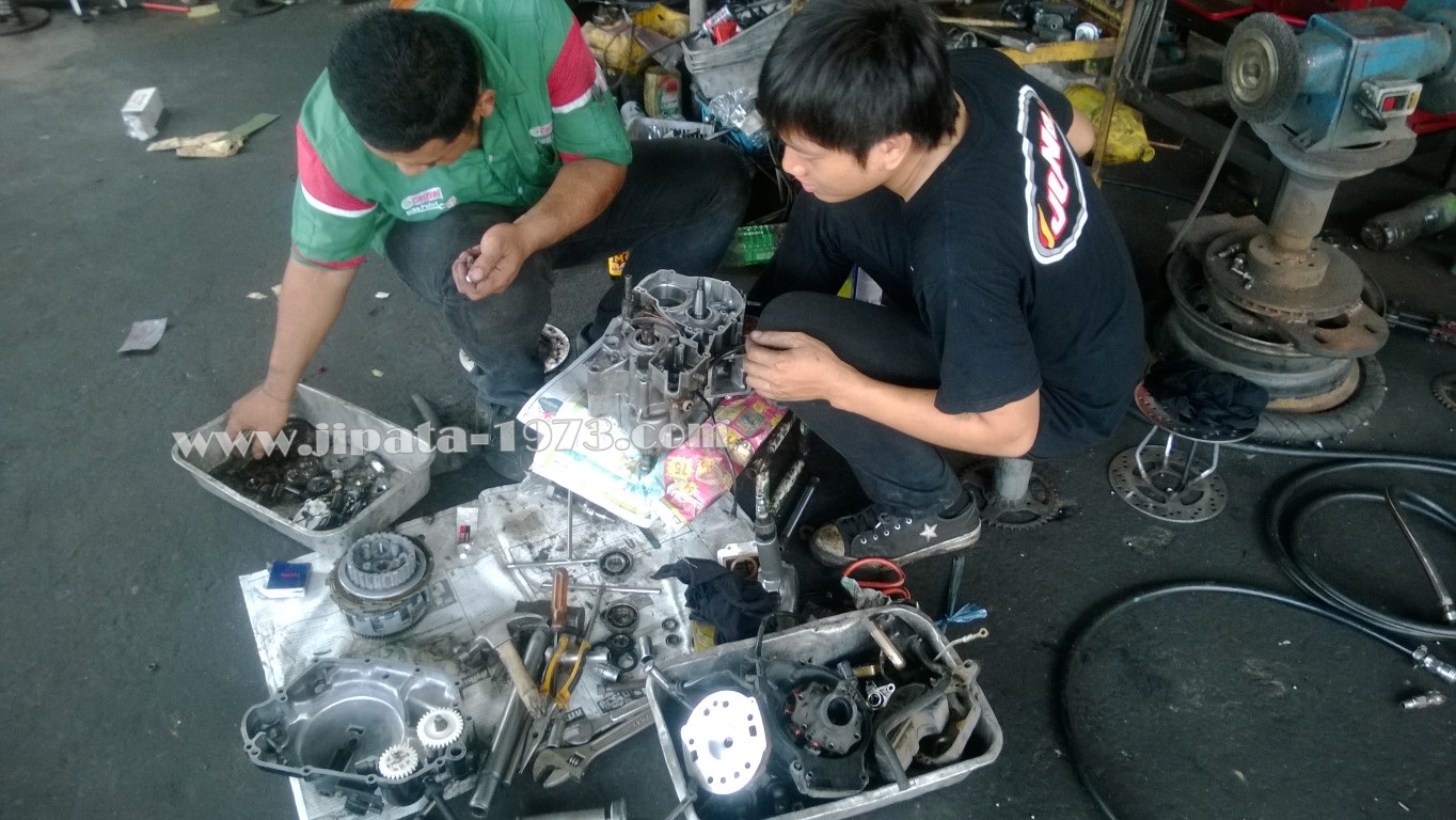 งานด้านซ่อมแซม โอเวอร์ฮอล เครื่องยนต์(รอรับได้เลย)