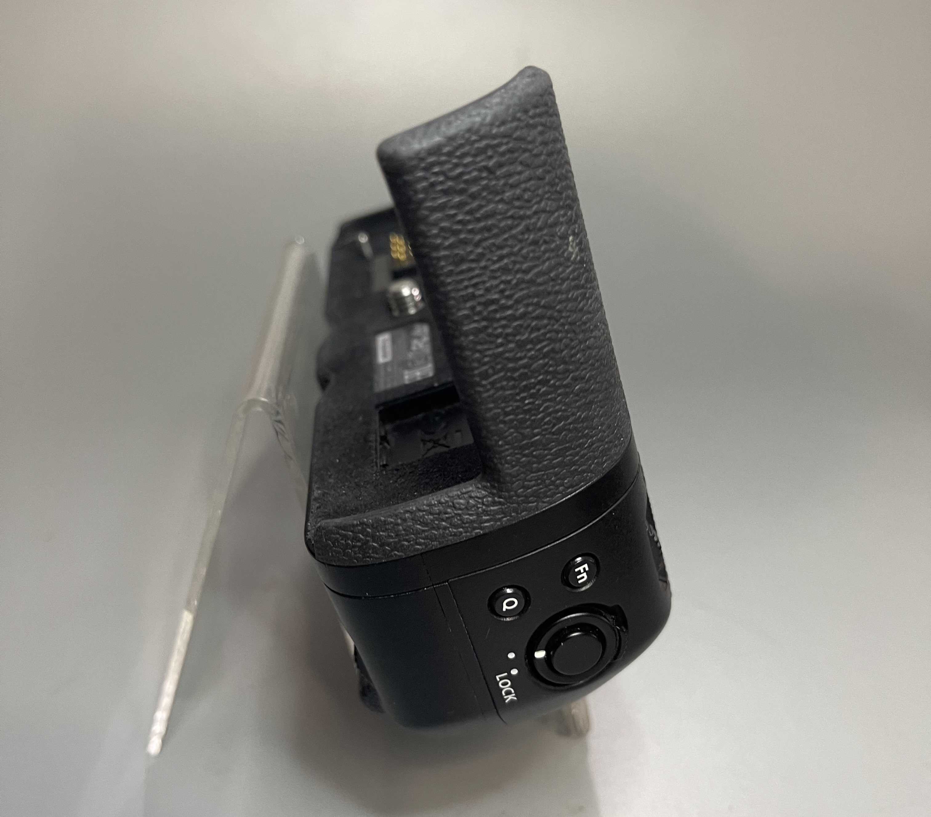 Fujifilm Battery Grip VPB-XT2 หมดประกันศูนย์ ของแท้ ยกกล่อง สภาพดี สภาพทั่วไป98% ยังไม่ได้ใช้งาน ใช้งานได้ปกติ 100%