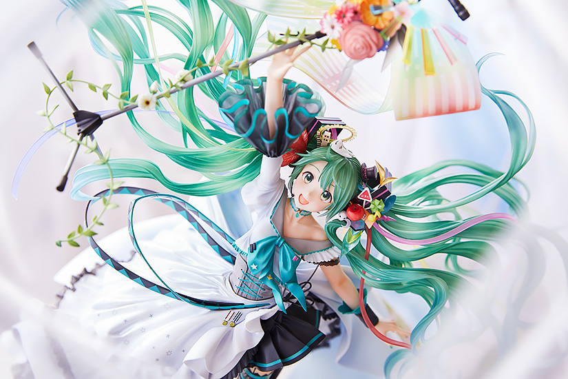"Pre-Order" Good Smile Company 1/7 Hatsune Miku: Memorial Dress Ver.