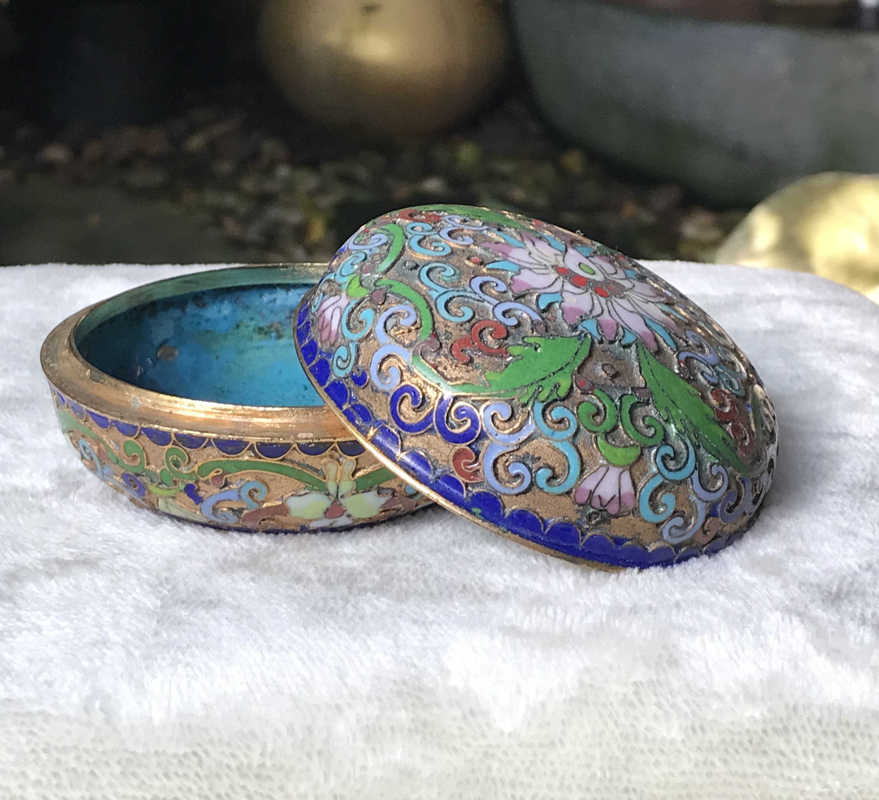 งานเก่า ตลับทองเหลืองถมปัด งานถมปัดโบราณสภาพสวยหายาก