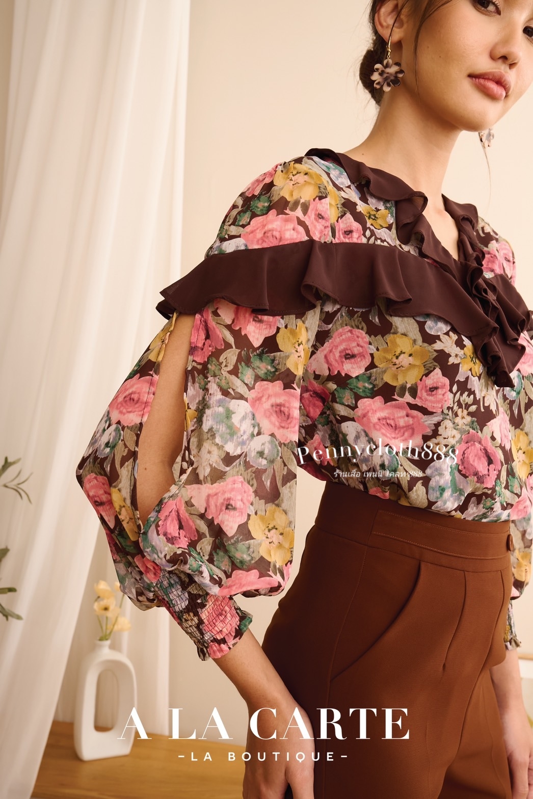 69468 เสื้อ A la carte ชีฟองพิมพ์ลายดอก คอวี แต่งระบาย แขนสม็อค สีฟ้าอมเขียว น้ำตาล ดำ