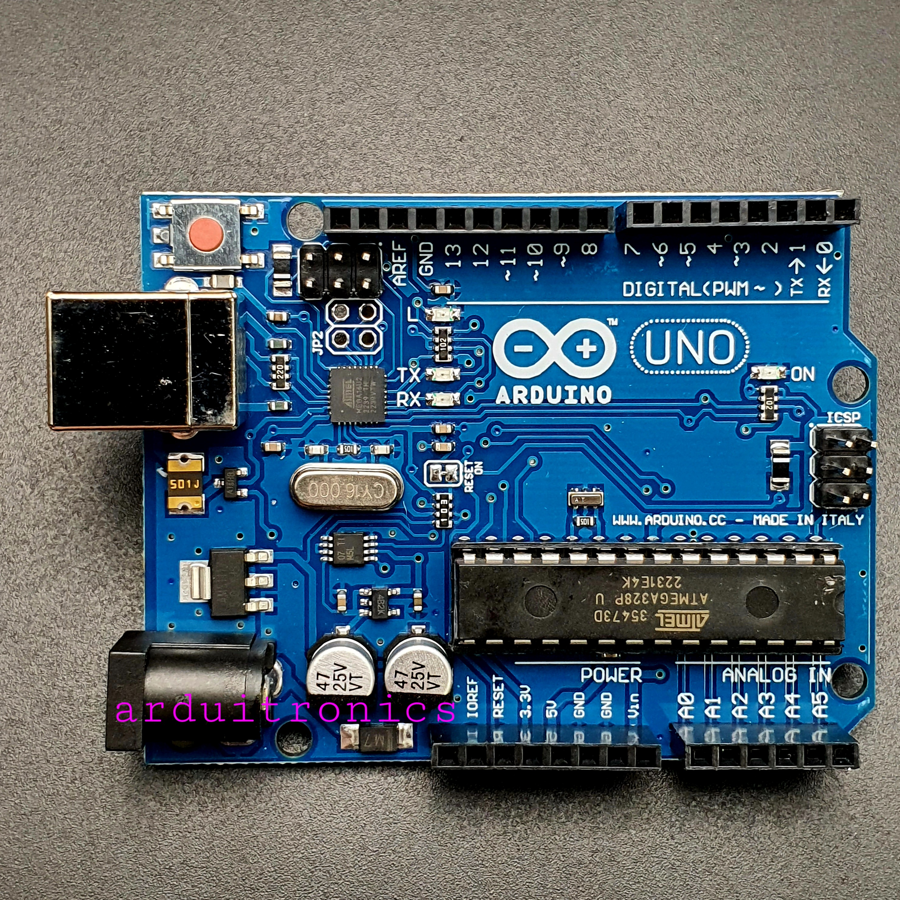 Arduino UNO R3 + Free USB Cable