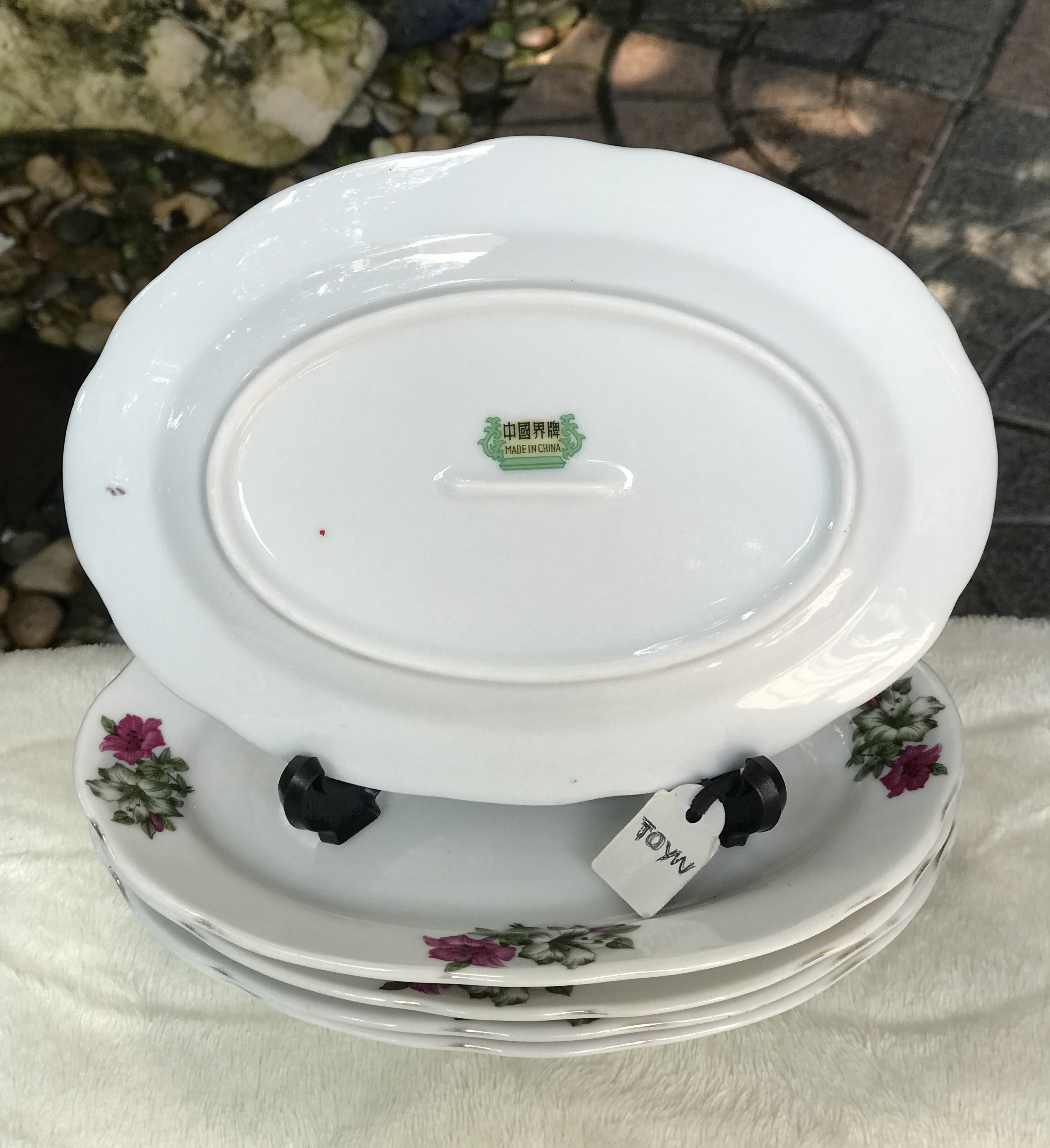 ￼ราคาต่อชิ้น ขนาดเล็กหายาก จานเปลขอบหยัก ลายดอกผักบุ้ง ดอกสวยสีสด ขนาดกว้าง 14 ซม ยาว 20 ซม