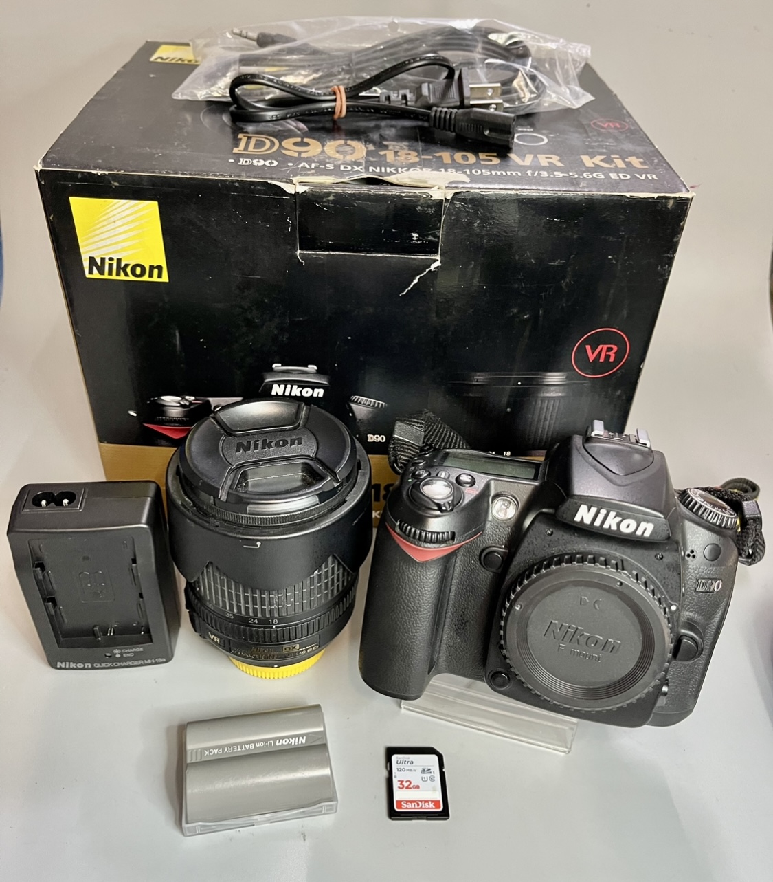 ขาย Nikon D90 เลนส์ 18-105mm f3.5-5.6 DSLRยอดนิยมในอดีต จอมอึด ทนทาน มือสมัครเล่น มืออาชีพใช้ได้ สุดคุ้มค่า