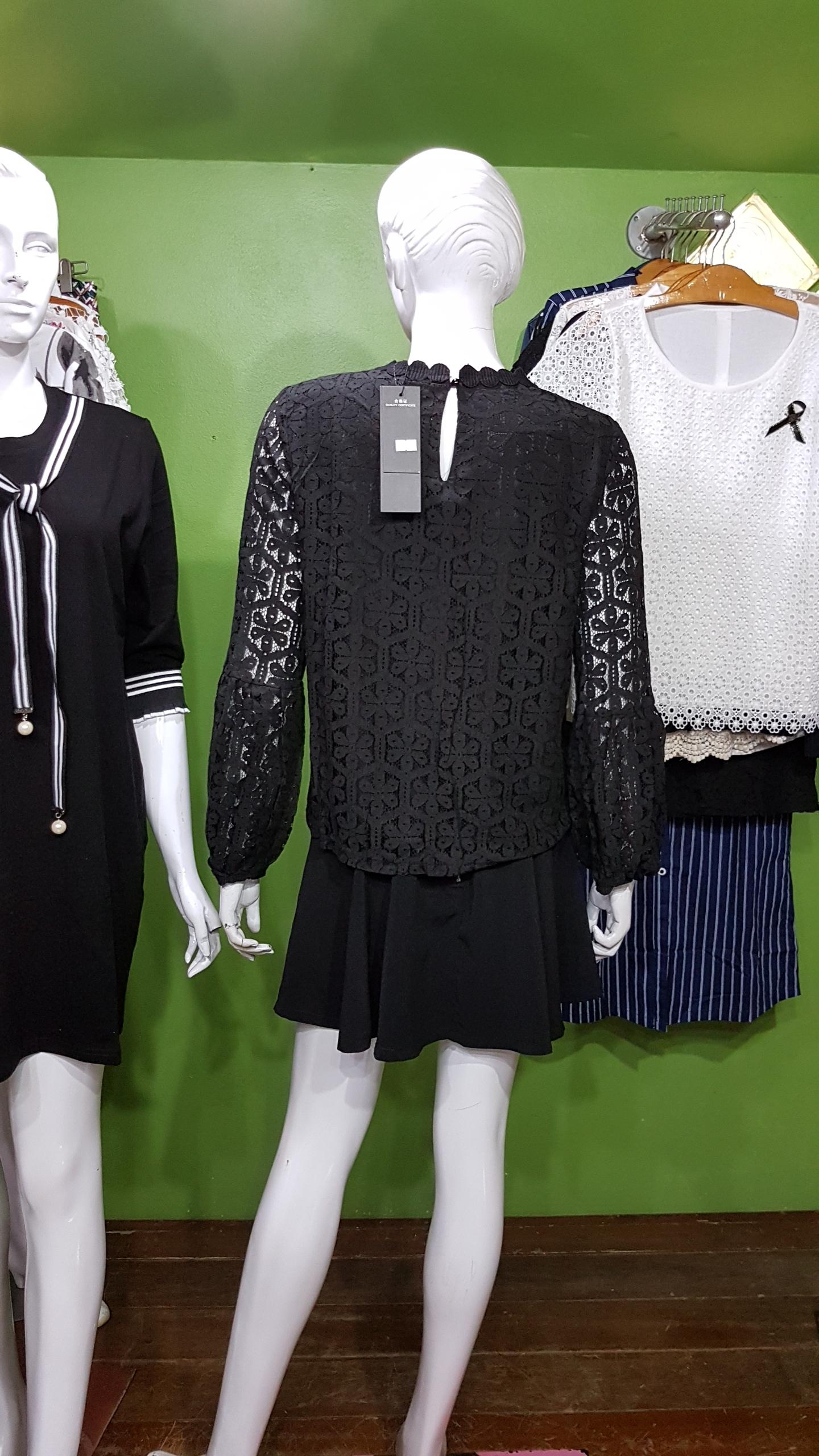 เสื้อลูกไม้แขนยาวสีดำ SO GOOD มีซับใน ( ผ้าไม่ยืดค่ะ ) ค่ะ