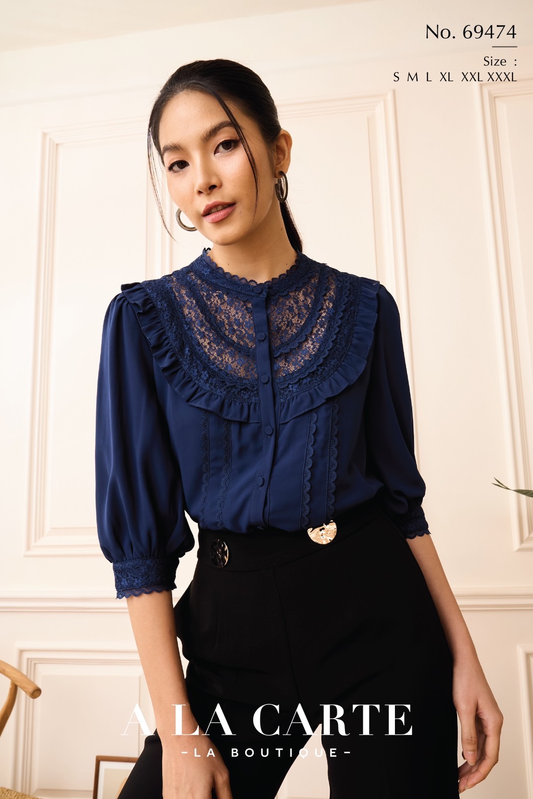 69474 เสื้อ A La Carte ชีฟองแขน 3 ส่วน แต่งทริมลูกไม้ช่วงอก และเสียบระบายรอบ มีกระดุมหน้า แทรกเชิงทริมที่ลำตัว ขอบแขนผ้าลูกไม้ มีซับใน สีขาว S-L,2XL,3XL สีน้ำตาล S,L,XL,3XL สีกรม M,3XL