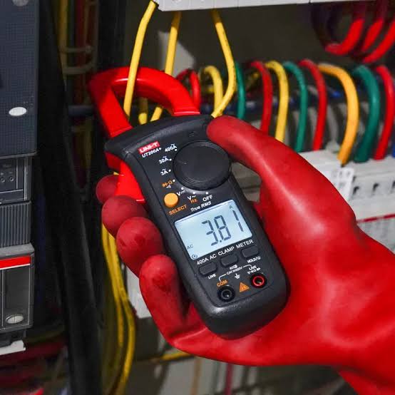Digital Clamp Multi-meters with LCD Backlight (UNI-T UT200A+) Current Voltage Resistance Diode