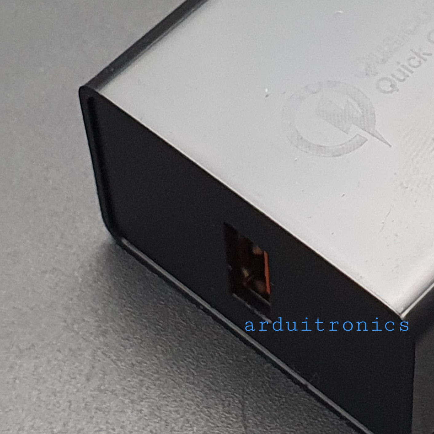 Fast Charge Adapter 5V 3A USB QC3.0 18W ด่วนชาร์จอะแดปเตอร์ สีดำ