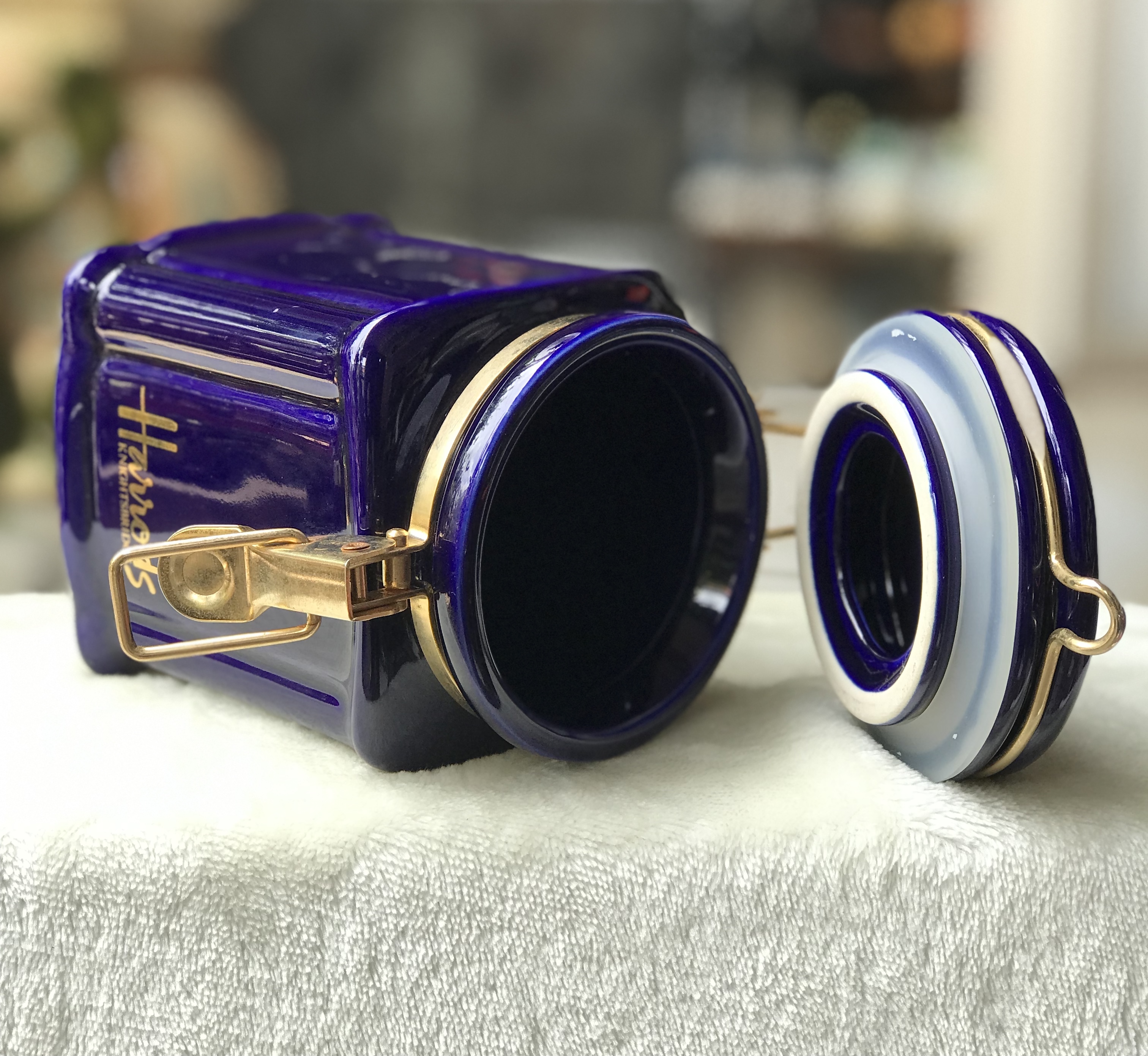 ￼แฮร์รอดส์ กระปุกเซรามิคสูญญากาศ ใส่ชา/กาแฟ Harrods Knightsbridge Of London Canister Blue Color Coffee/tea Container Jar