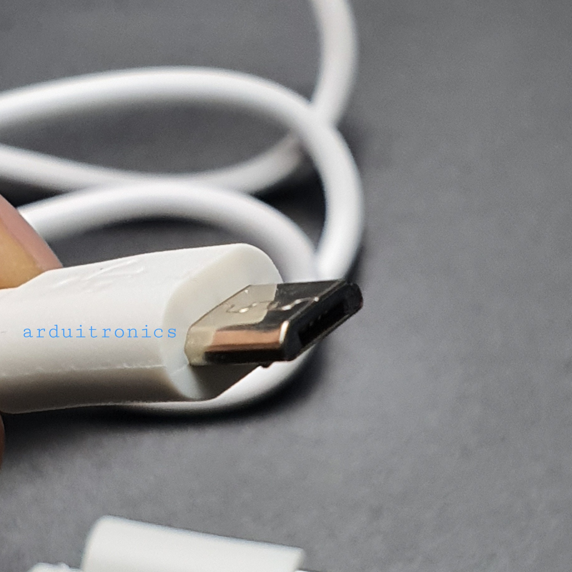 สายชาร์จ MICRO USB ยาว 80ซม. สำหรับสมาร์ทโฟน (สีขาว)