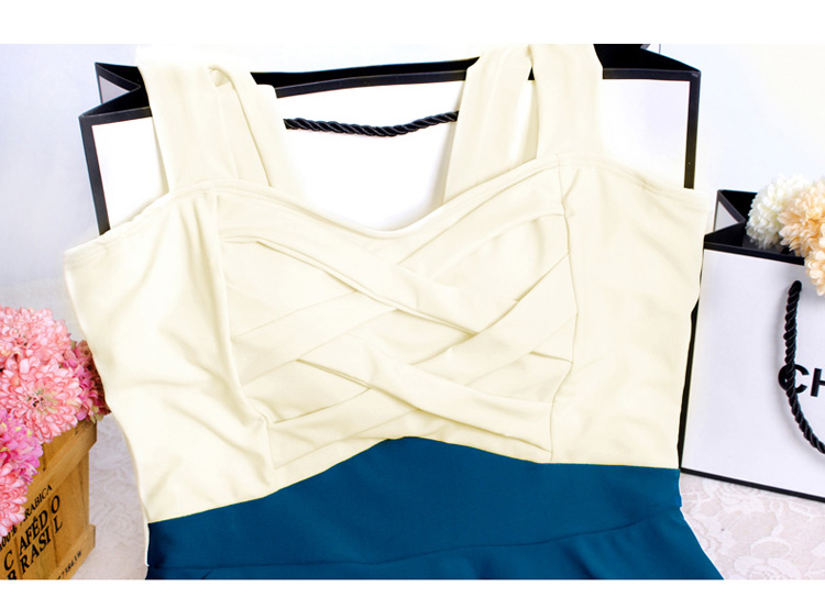 ***พรีออเดอร์***บิกินี่ชุดว่ายน้ำวันพีซ one-piece สีส้มตัดต่อกระโปรงสีดำ เล่นดีเทลแต่งลายสานกันช่วงอก กระโปรงกางเกงด้านใน สดใสน่ารักรับลมทะเล สวยเหมือนแบบค่ะ