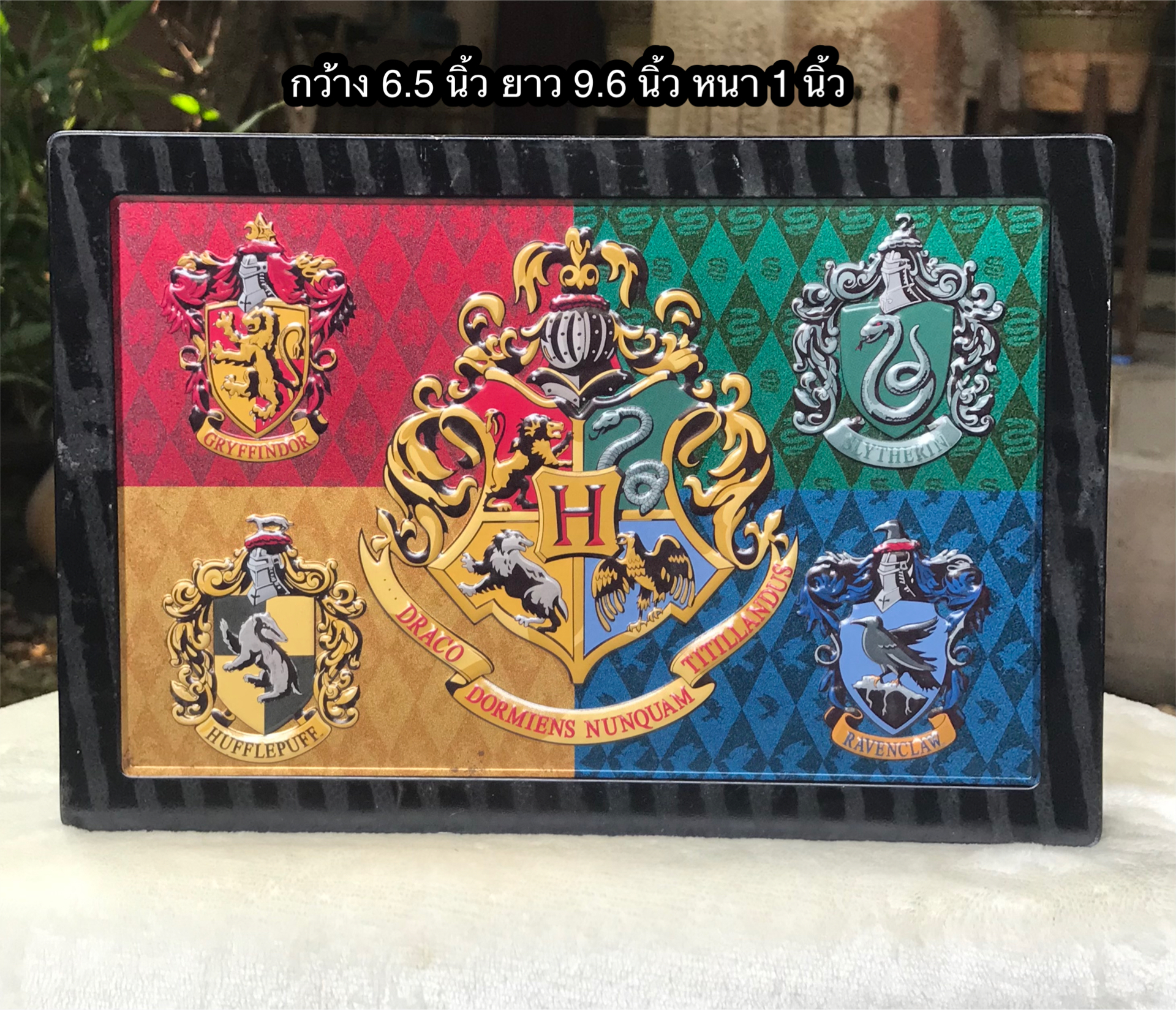กล่องโลหะแฮรี่พอตเตอร์ ฝาลายปั๊มนูน กล่องขนม Universal Studios Japan USJ Harry Potter Can Chocolate Rare Hogwarts
