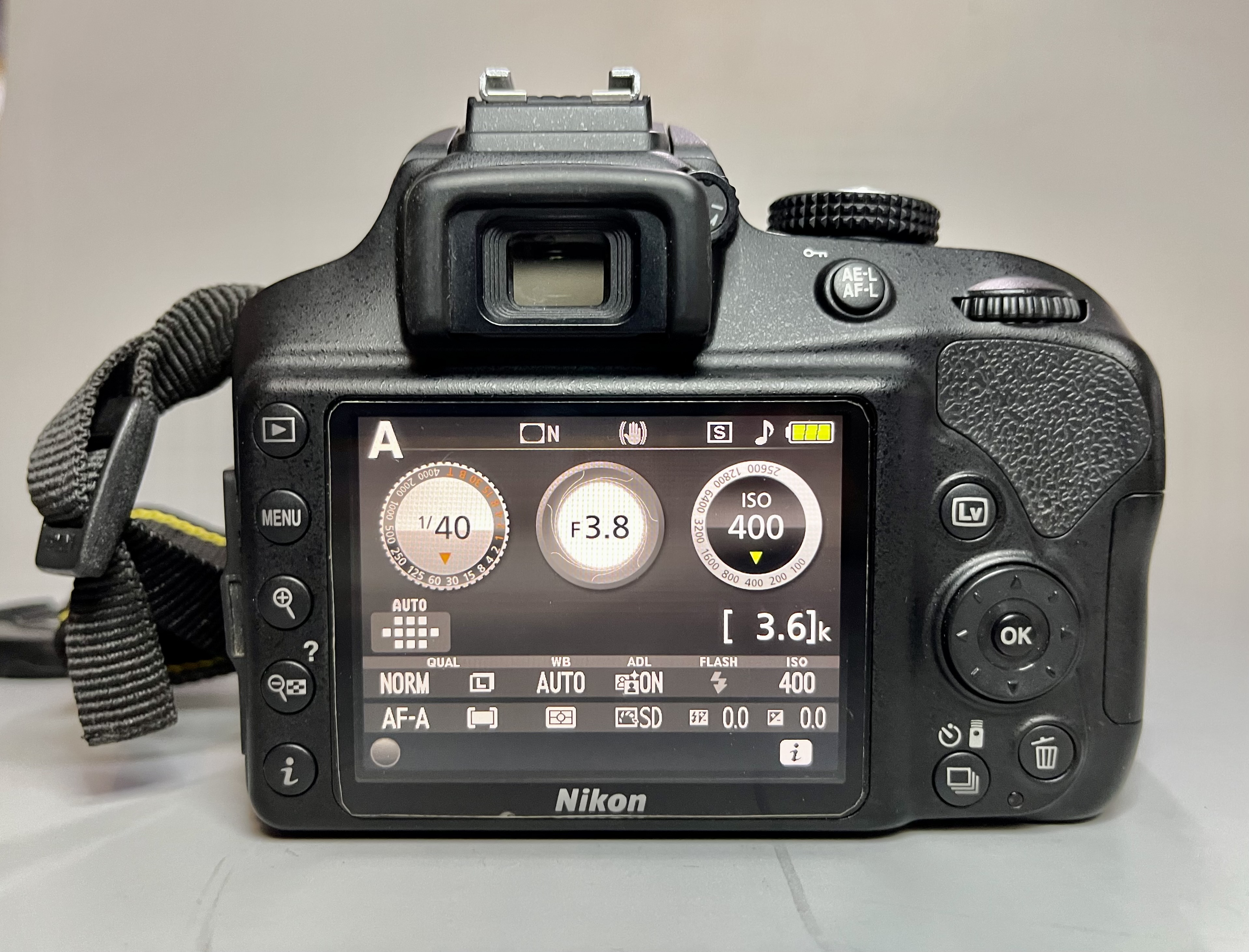 ขายNikon D3400 + Lens AF-P DX 18-55mmG VR ชัตเตอร์ 2,636รูป สภาพใหม่มาก