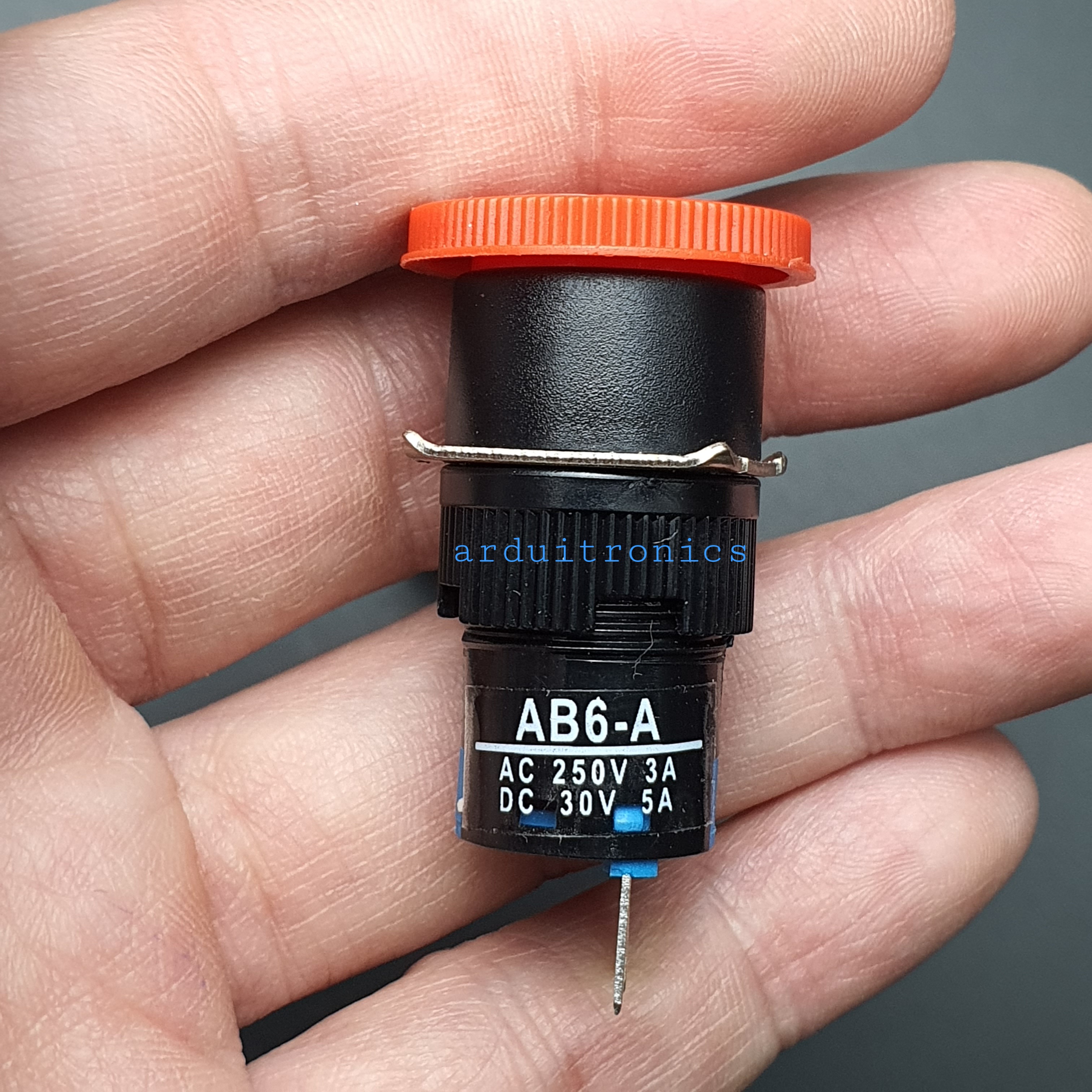 Emergency Stop Switch − Self Locking − 16mm Mounting Hole Dia.16mm/Rating 250VAC 3 Pin