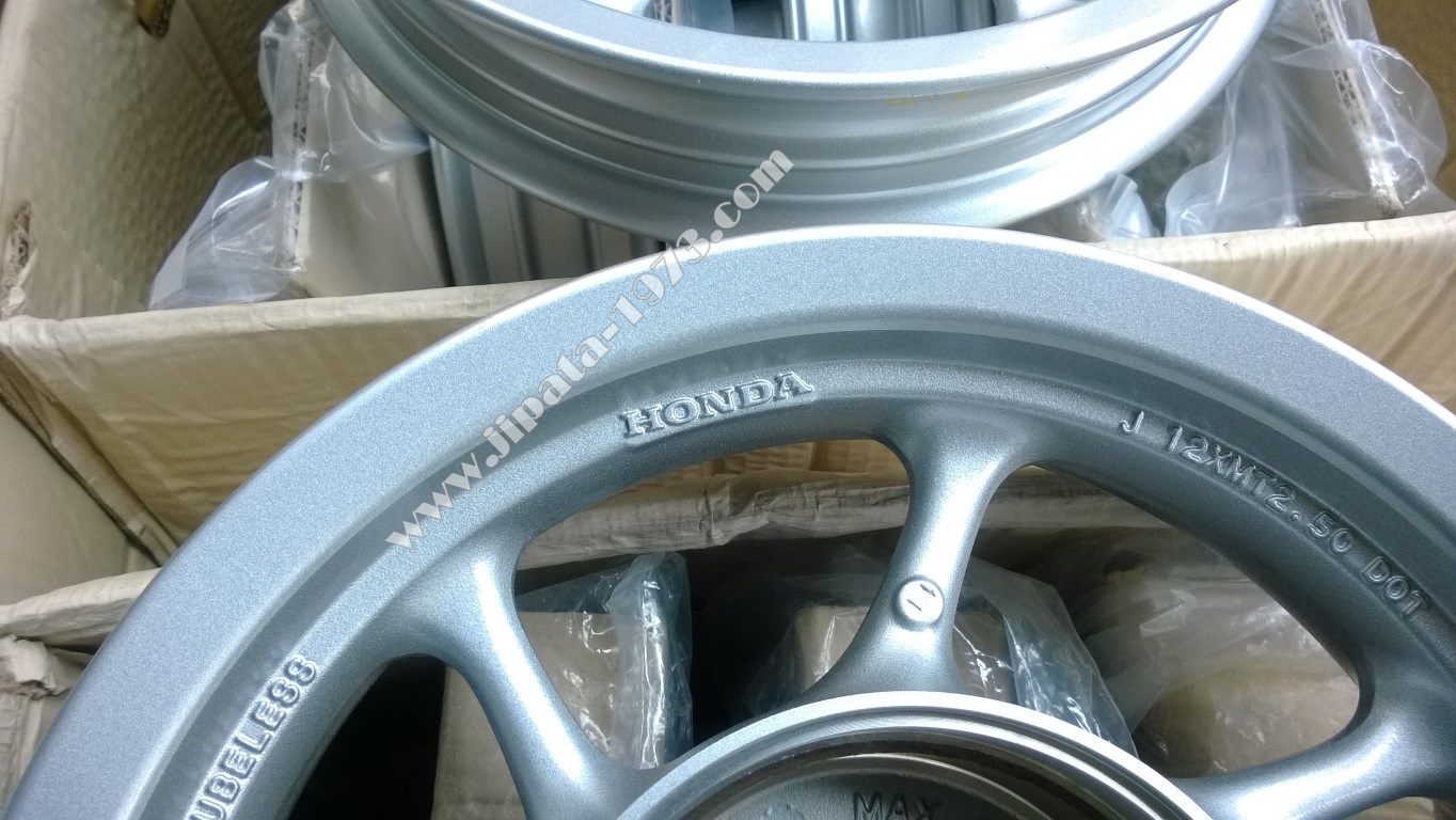 (Scoopy i) ชุดวงล้อแม็ก หน้า - หลัง Honda Scoopy i S12,Zoomer X แท้