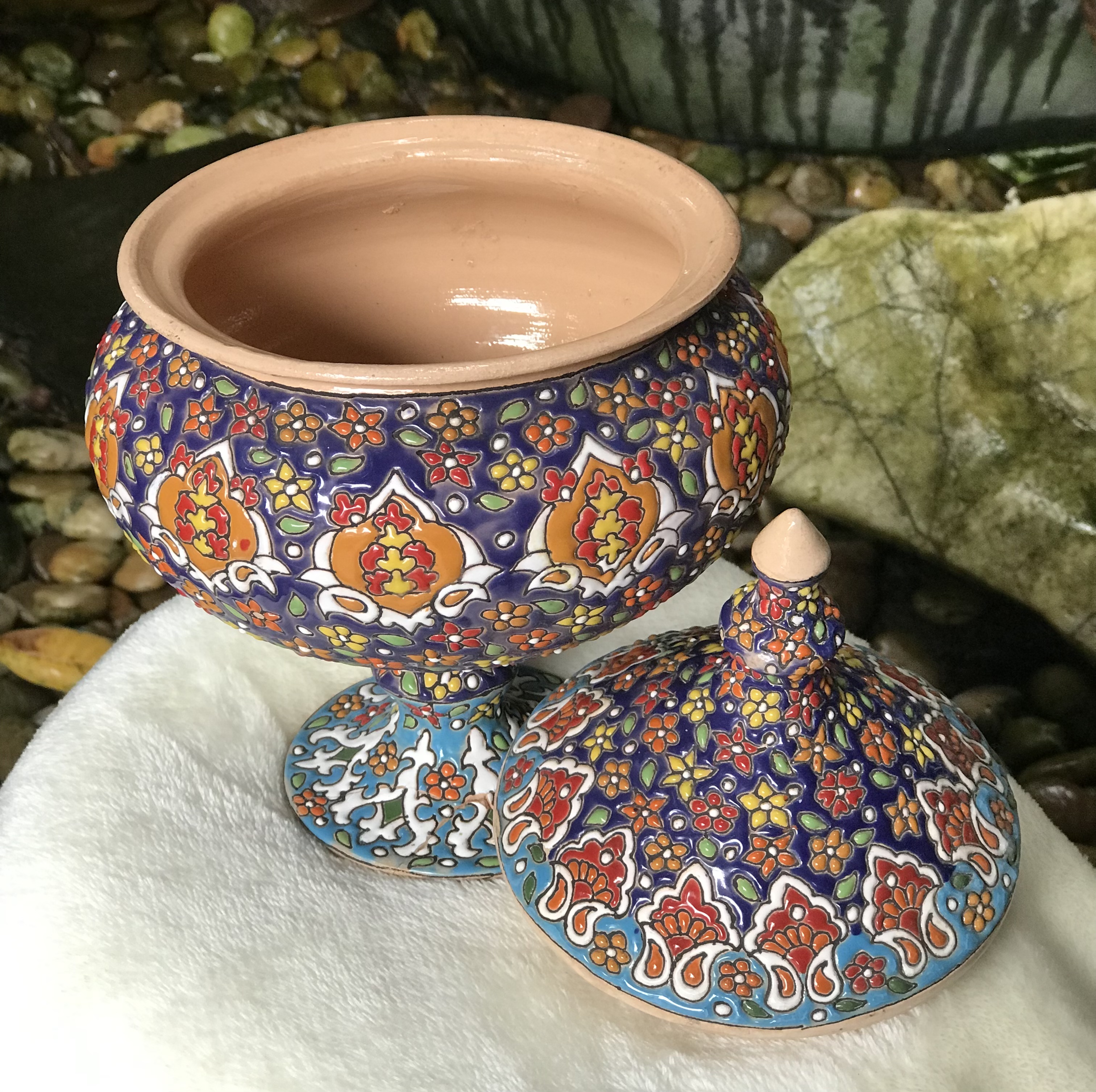 ฐานมีซ่อม โถเขียนสีลายนูนศิลปะเครื่องปั้นดินเผาตุรกี Hand Painted Enamel on Clay/Handicraft Pottery Container