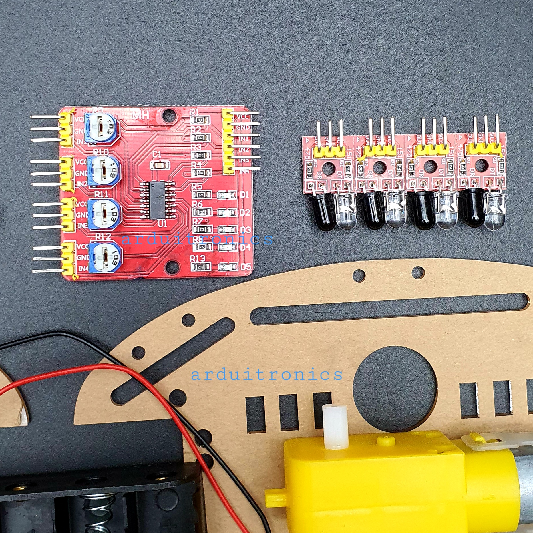 ชุด Arduino Smart Car Robot Kit 4 ล้อ (4WD) รถหุ่นยนต์หลบหลีกสิ่งกีดขวางและเดินตามเส้นครบชุด Smart Car Kit