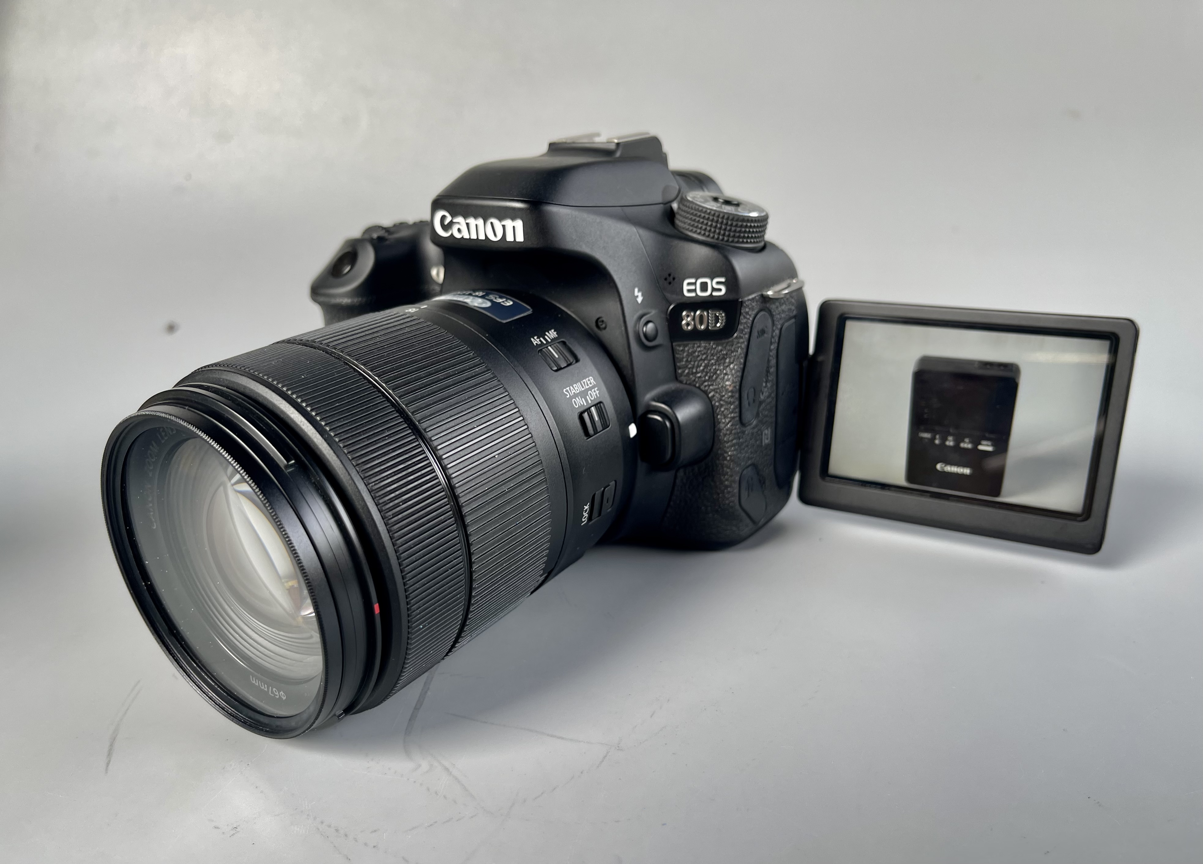 ขายกล้อง Canon 80d สุดยอด กล้องพร้อมเลนส์ 18-135 nano(kit)ใช้งานน้อยมากซัตเตอร์ 3034ครบชุดพร้อมใช้งาน