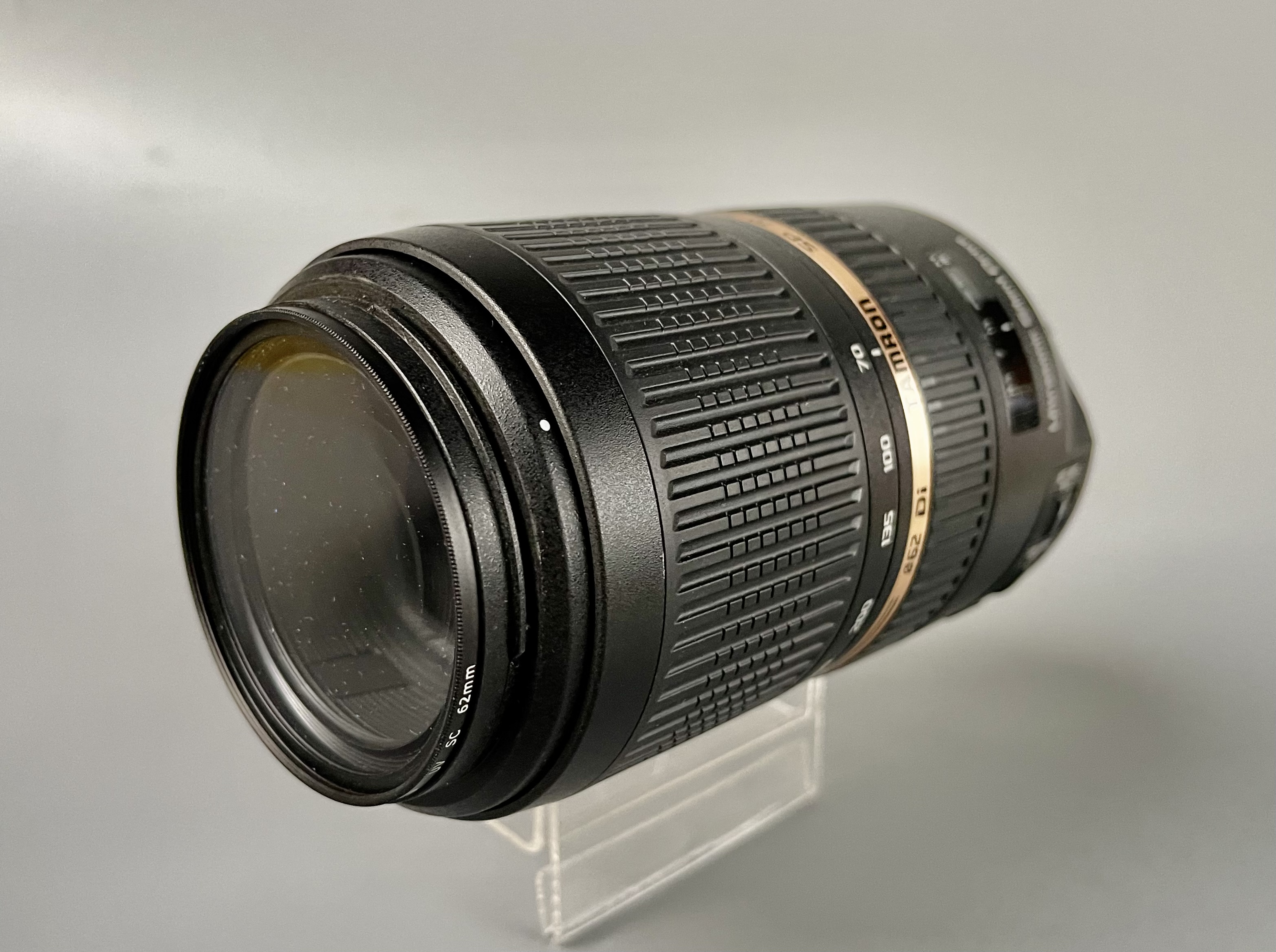 Tamron 70-300mm f4-5.6 Di VC USD for Canon ชิ้นเลนส์ใส ไม่มีฝ่า ไม่มีรา ไม่มีฝุ่นอุปกรณ์ครบกล่อง