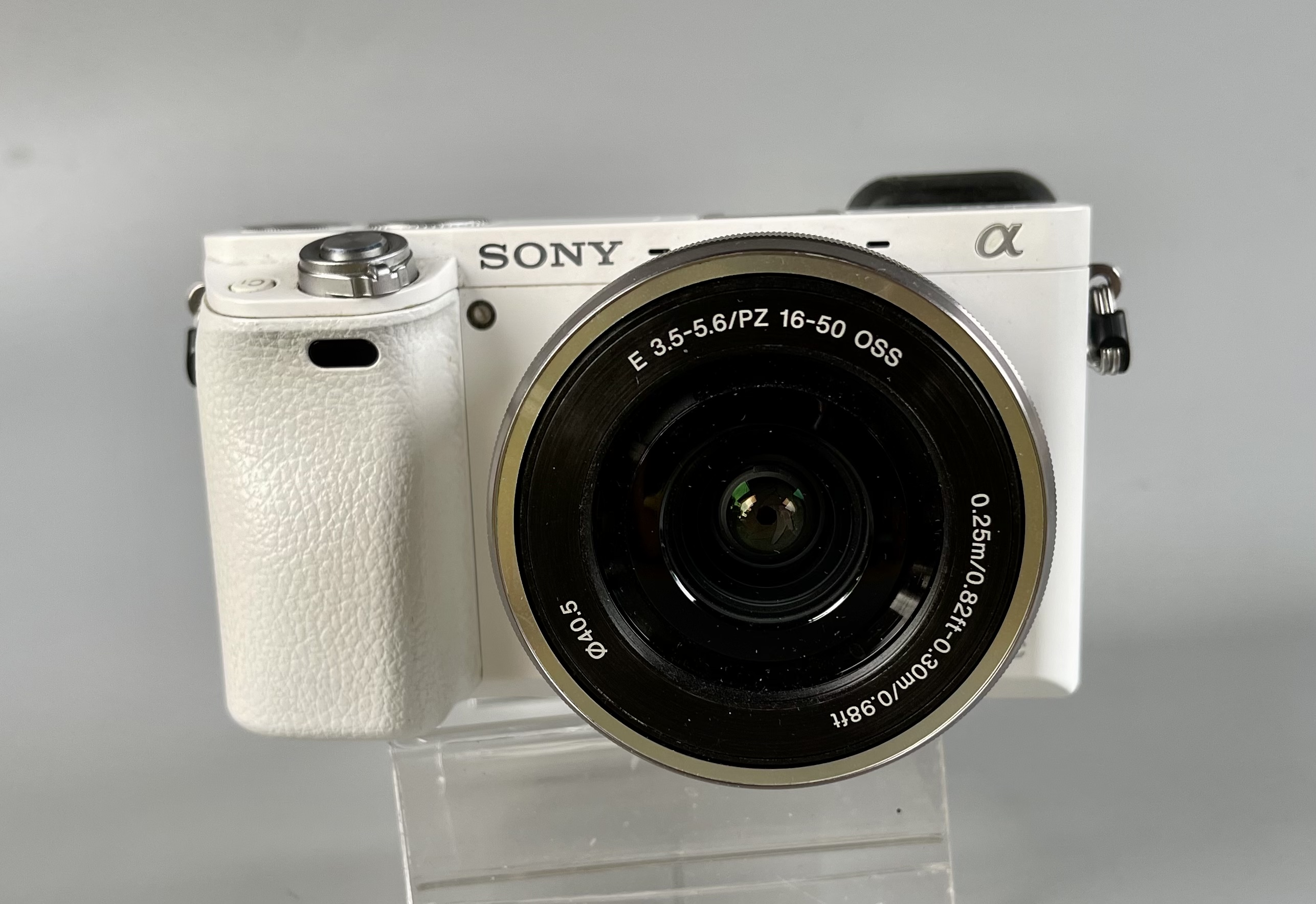 ขาย Sony A6000 พร้อมเลนส์ 16-50 OSS ชัตเตอร์น้อย 16537 สภาพสวยใช้น้อย