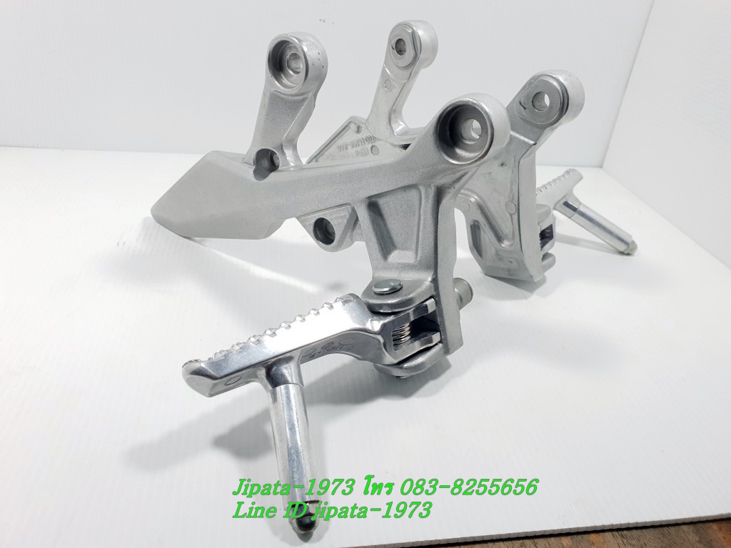 (CB500X) ชุดขายึดพักเท้าหน้า Honda New CB500X ปี 2021 แท้ (ขายเป็นคู่)