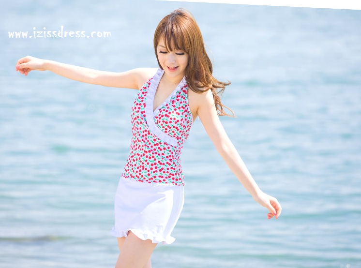 ***พรีออเดอร์***บิกินี่ชุดว่ายน้ำ 3 ชิ้น three-pieces swimwear สีขาวลายเชอรรี่สีสดใสช่วงบราตกแต่งระบายสีชมพูเข้ม มีสายผูกเป็นโบว์คล้องที่คอด้านหลัง พร้อมบิกินี่ และกระโปรงตกแต่งระบายเป็นชั้นๆ ตัดขอบด้วยแถบสีชมพูเข้ม ใส่แบบทูพีซปรับได้ 2 สไตล์ น่ารัก+se