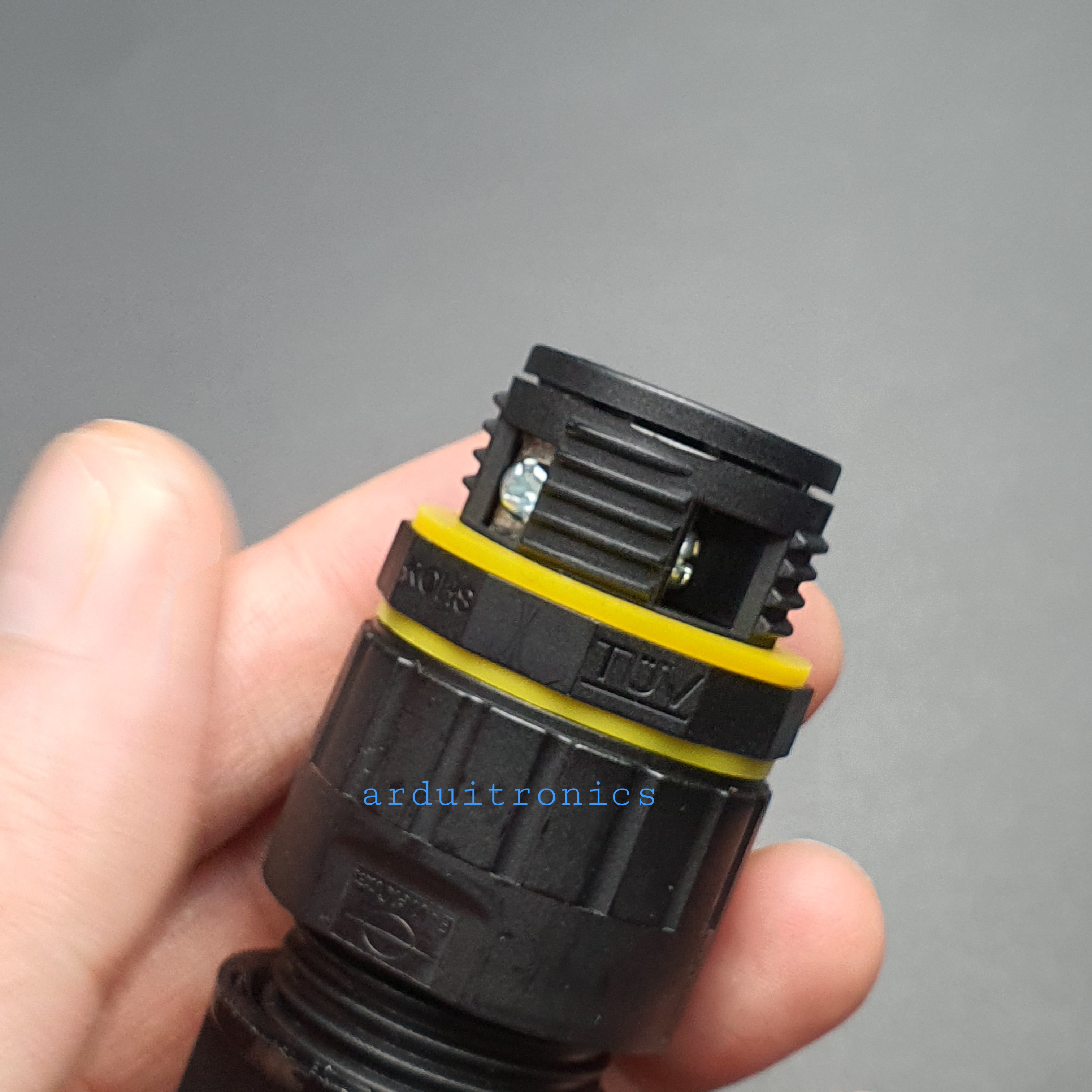 EW-M25-3P Waterproof / Rainproof Outdoor Cable Connector (wire diameter 5-9mm)