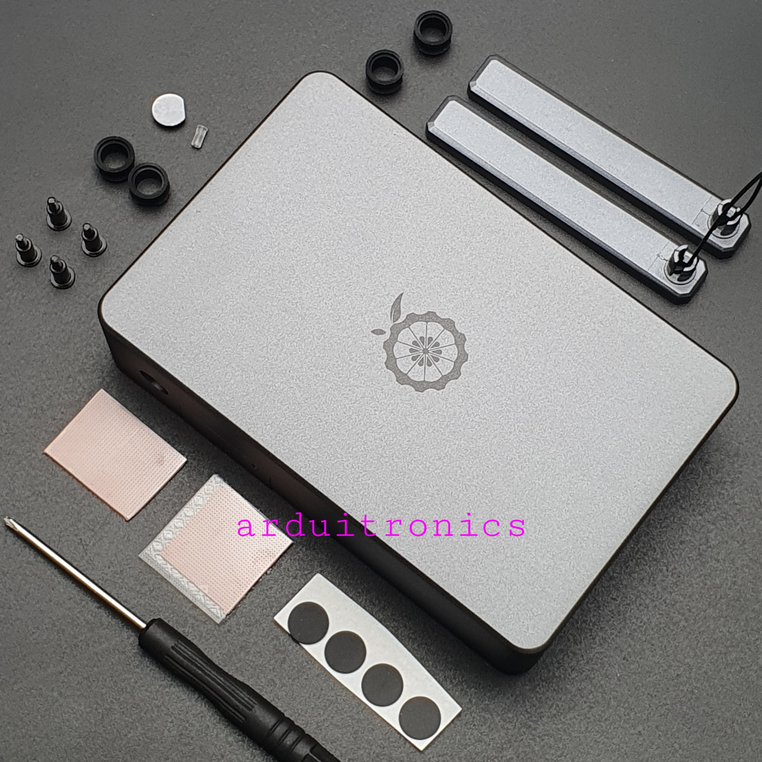 กล่องโลหะพิเศษ สำหรับ Orange Pi 5 / 5B Development Board กล่องโลหะพิเศษ พร้อมเสาอากาศ