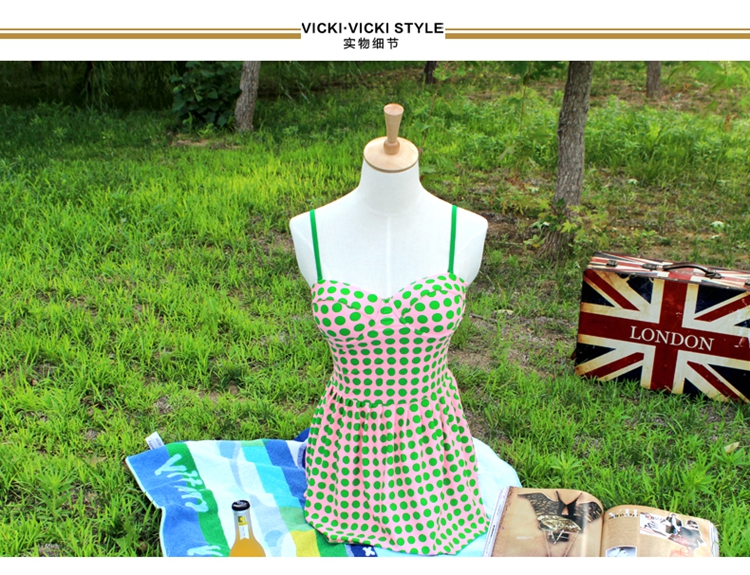 **พรีออเดอร์**ชุดว่ายน้ำบิกินี่วันพีชสีส้มลายจุดสีเขียว กระโปรงบานออกช่วงเอว ซ่อนกางเกงไว้ด้านใน ไม่โป๊ค่ะ สวยน่ารักเหมือนแบบค่ะ