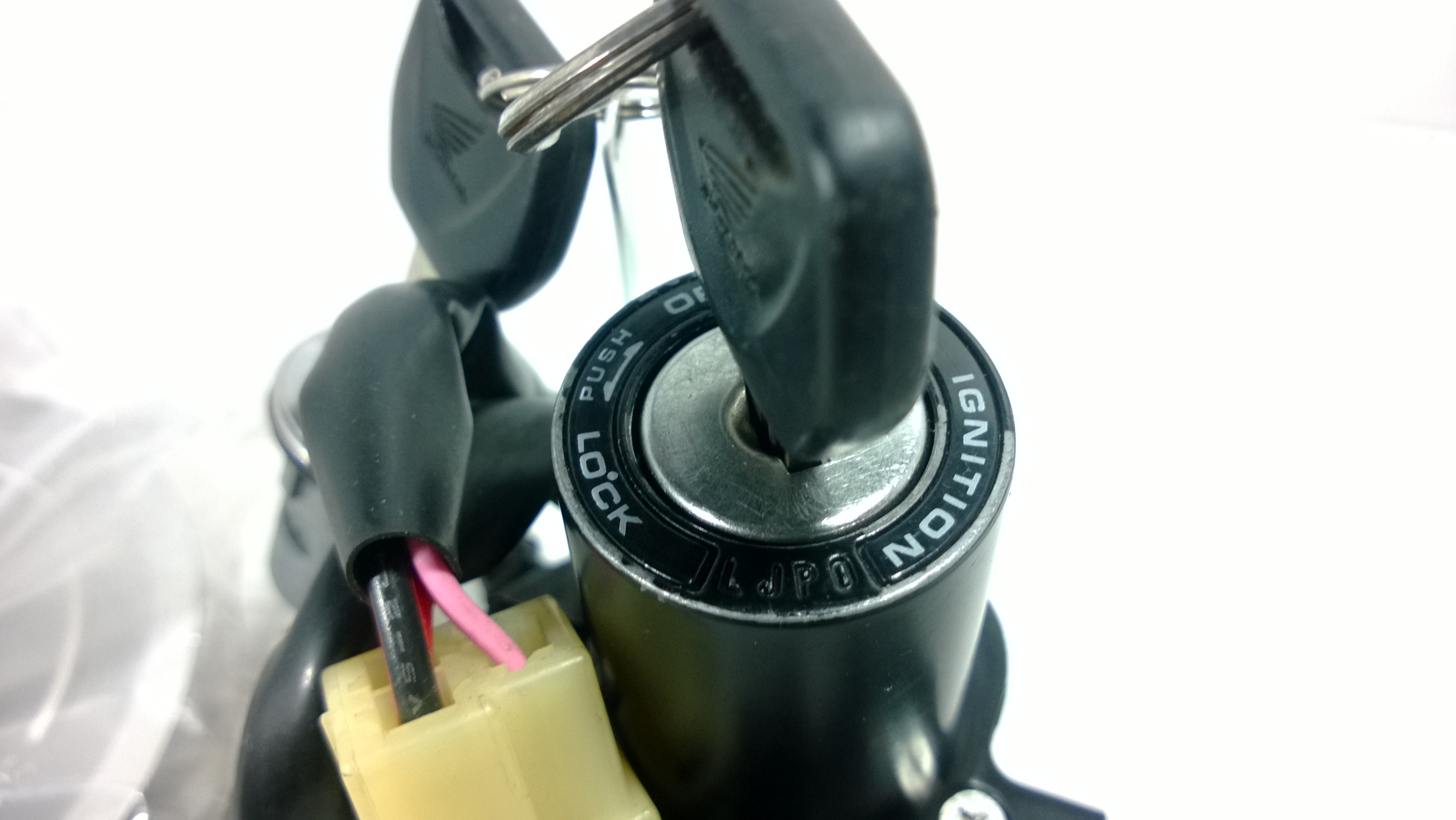 สวิทช์กุญแจชุดใหญ่ พร้อมฝาถังน้ำมัน Honda CBR 250 i แท้ มือ 2