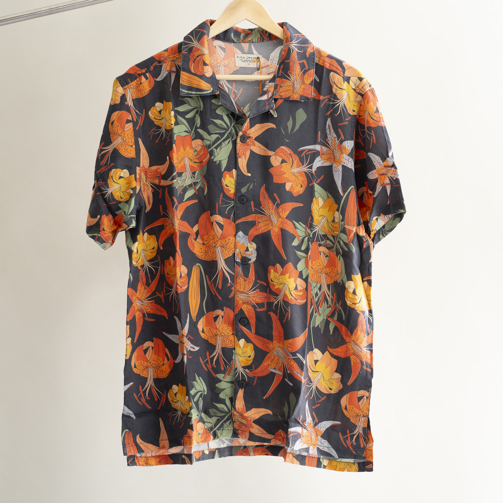 เสื้อเชิ้ตฮาวาย Arvid Lilies - Black
