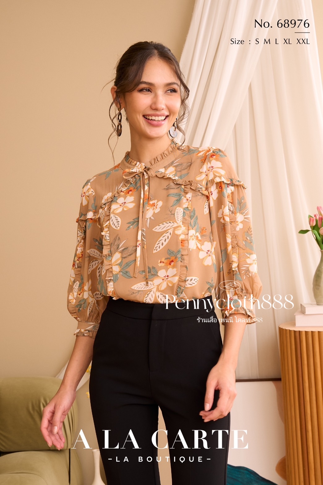 68976 เสื้อ Alacarte ชีฟองพิมพ์ลายดอก คอผ่าวีรูดระบาย ผูกโบ มีซับใน แขน 3 ส่วน