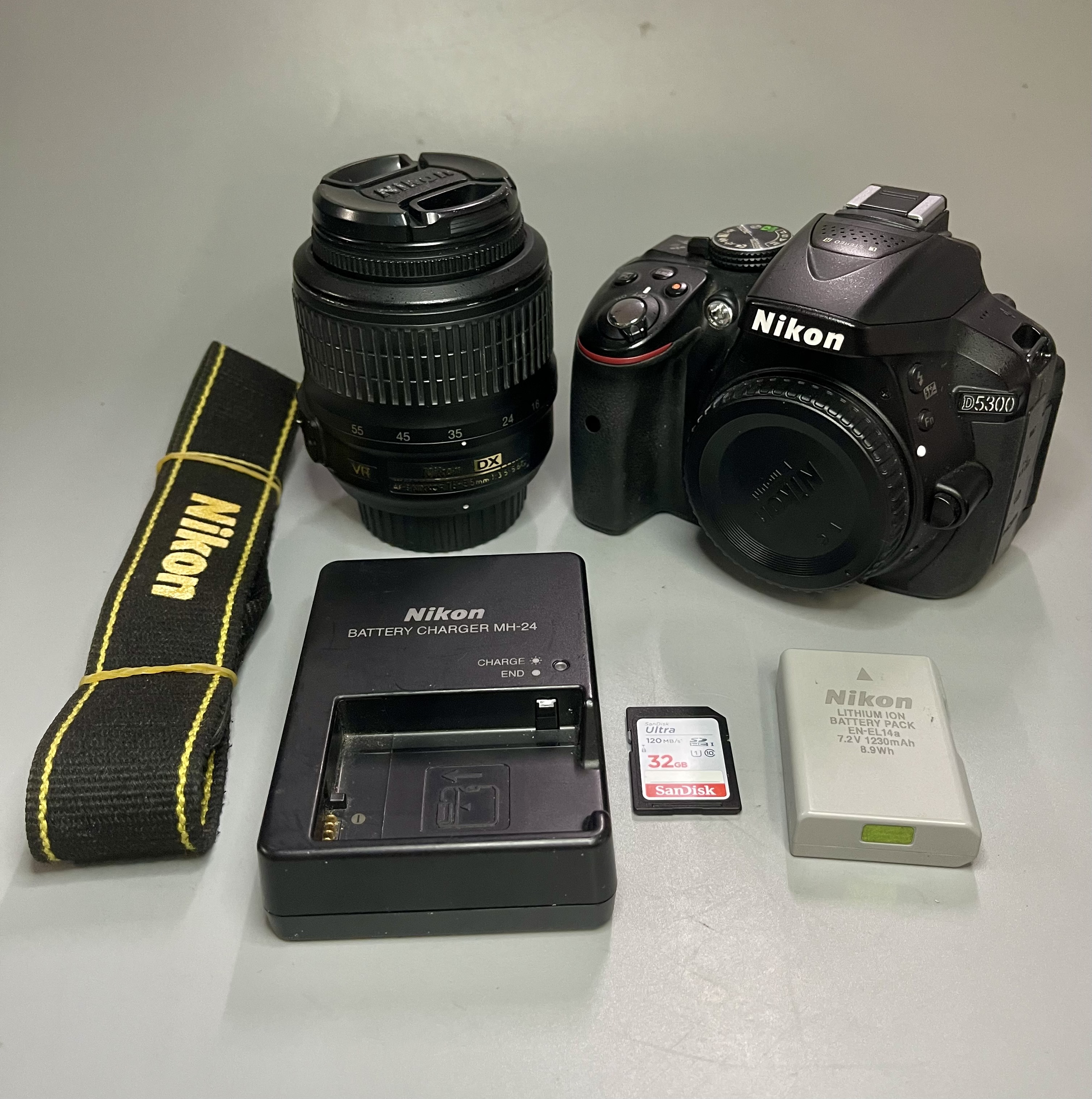 Nikon D5300 เลนส์ Nikon AF S 18-55mm f3.5 5.6 G VR ชัตเตอร์ 9214