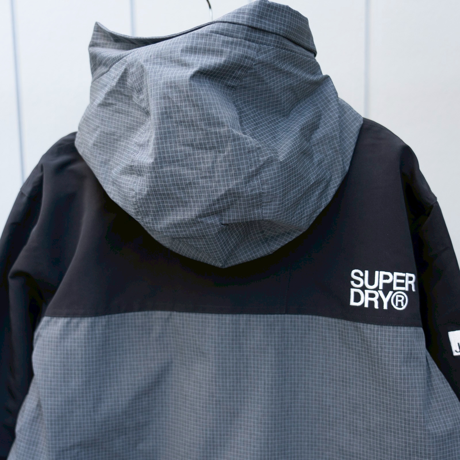 Superdry Textured Ultimate Windbreaker – Grey Marl