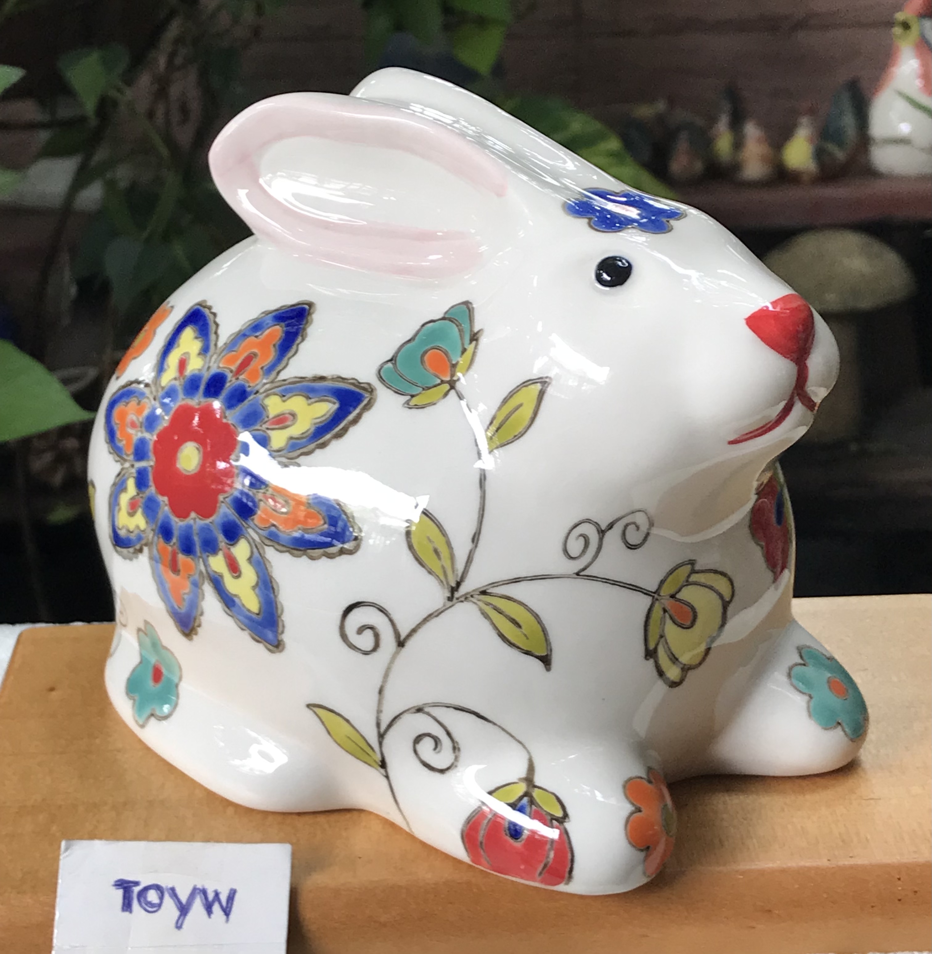 Ceramic Floral Bunny Rabbit Hand-Painted rabbit piggy bank ออมสินกระต่ายเซรามิค เขียนสีลวดลายดอกไม้ ตั้งโชว์ตกแต่งบ้าน