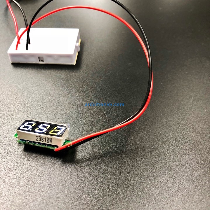 0.28" Digital DC volt meter 2.4-30V โวลต์มิเตอร์ 2.4-30V ขนาด 0.28 นิ้ว (สีขาว)