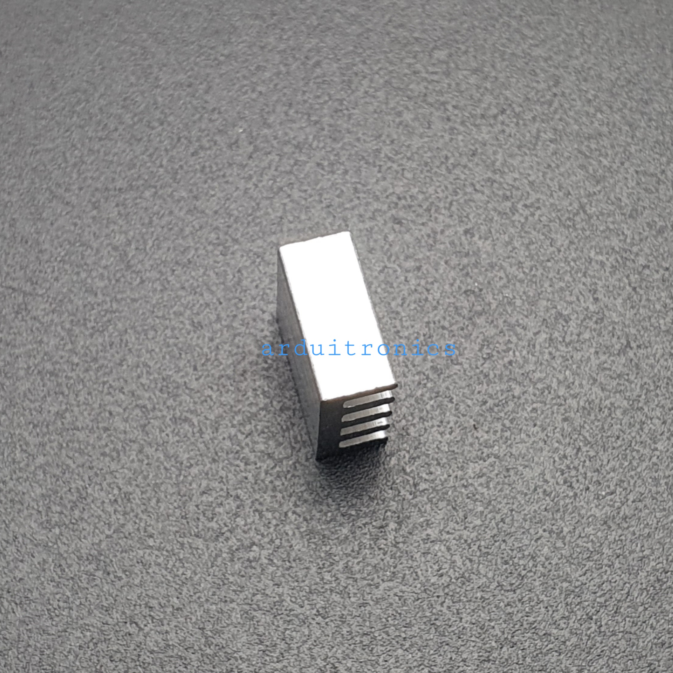 แผ่นระบายความร้อนขนาดเล็ก Heatsink 11x11x5mm (1 ชิ้น)