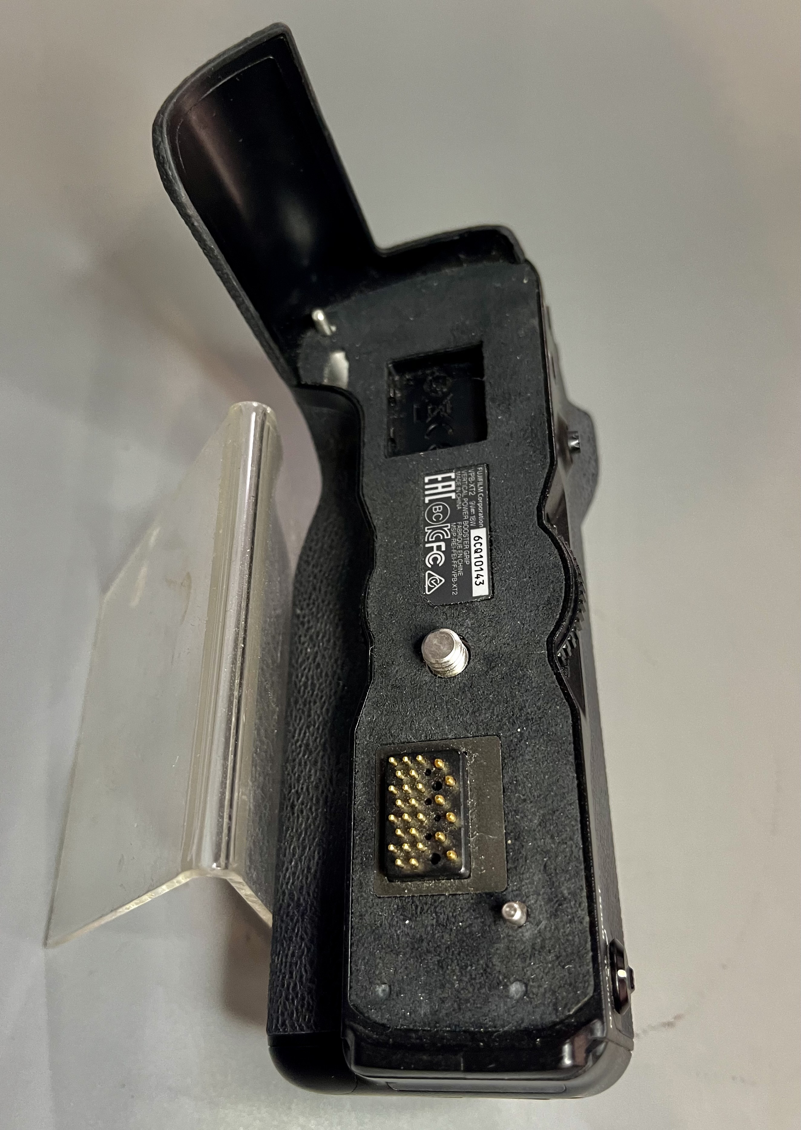 Fujifilm Battery Grip VPB-XT2 หมดประกันศูนย์ ของแท้ ยกกล่อง สภาพดี สภาพทั่วไป98% ยังไม่ได้ใช้งาน ใช้งานได้ปกติ 100%