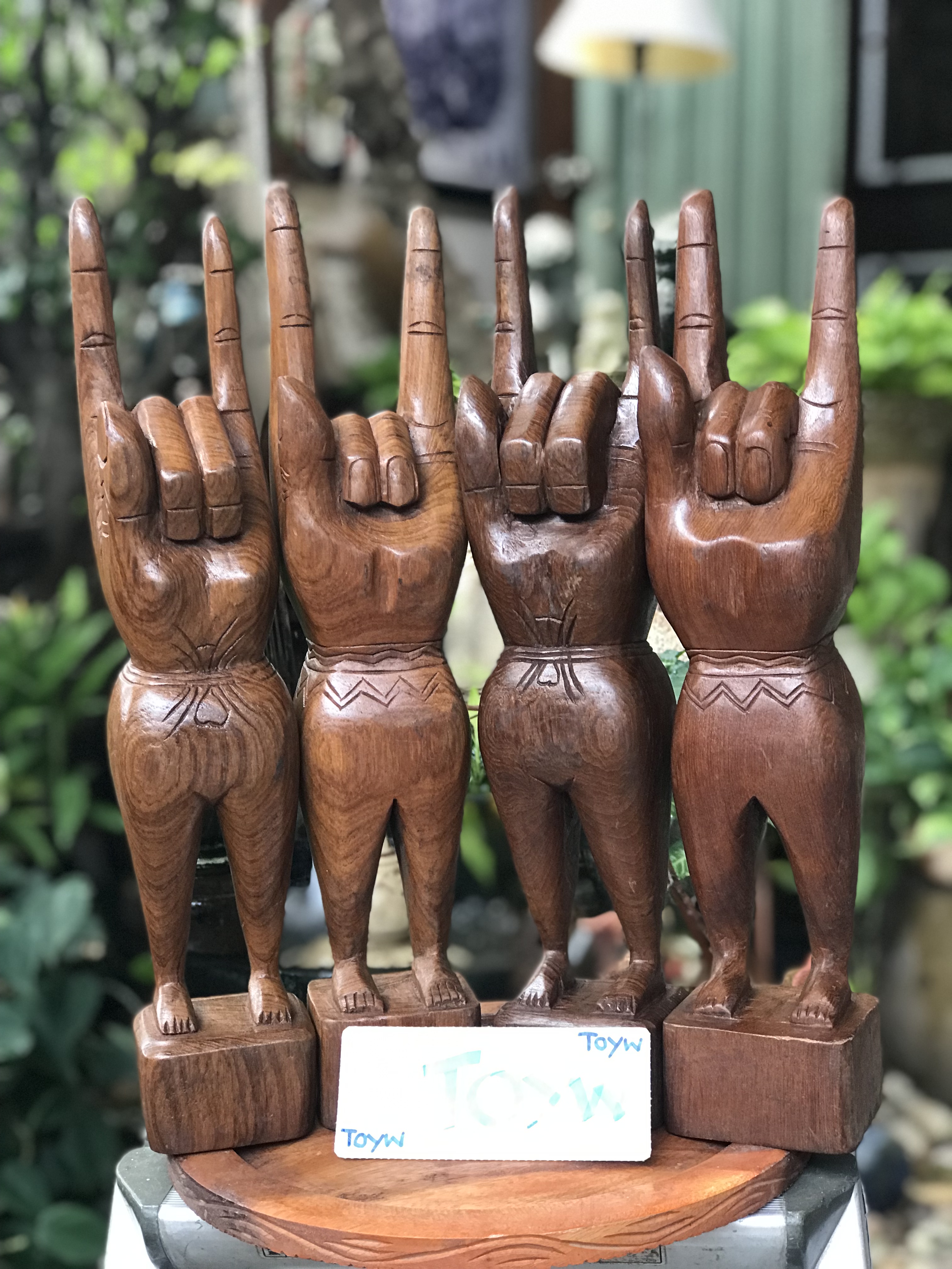 คู่ละ 990 บาท handcraft - Teak Wood ไม้สักชิ้นเดียวแกะสลัก I ❤️ U ตั้งโชว์ ตกแต่งบ้าน แต่งร้าน ตามสไตล์ของคุณ ขนาดกว้าง 3.5 นิ้ว สูง 17 นิ้ว