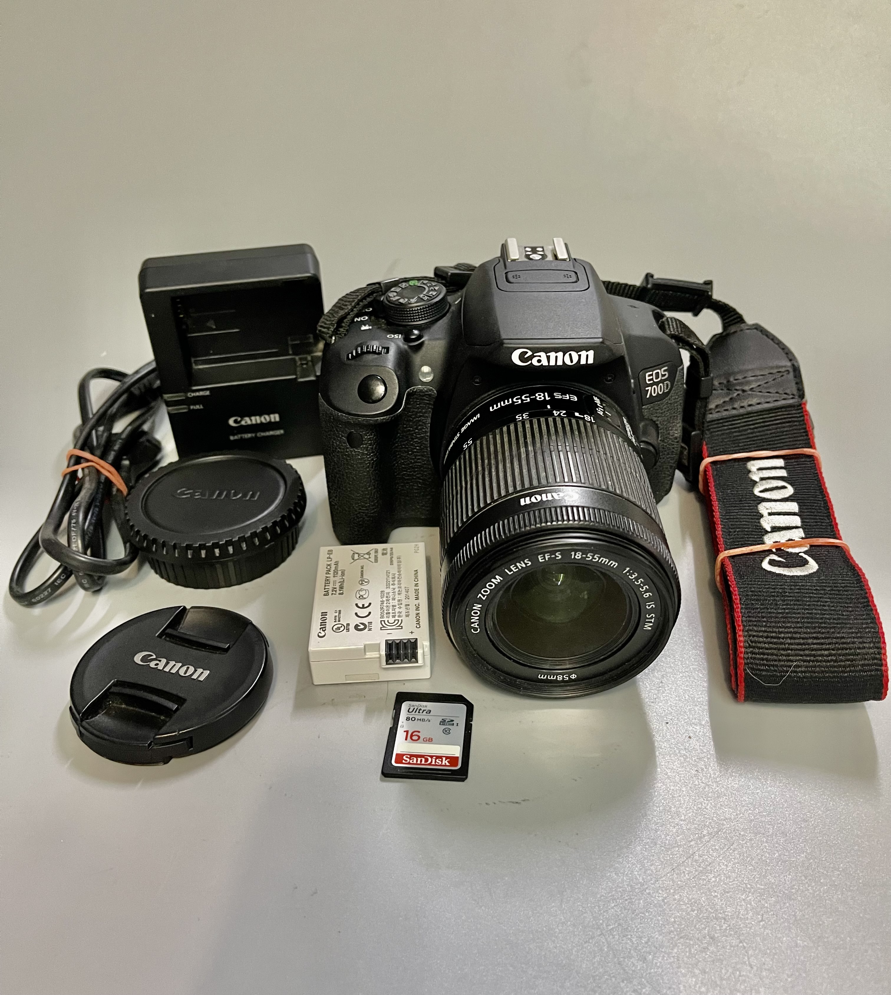 ขายกล้อง Canon 700D เลนส์คิต EF S 18 55 mm f 3.5 5.6 IS TSM อปกศ shutter 9546