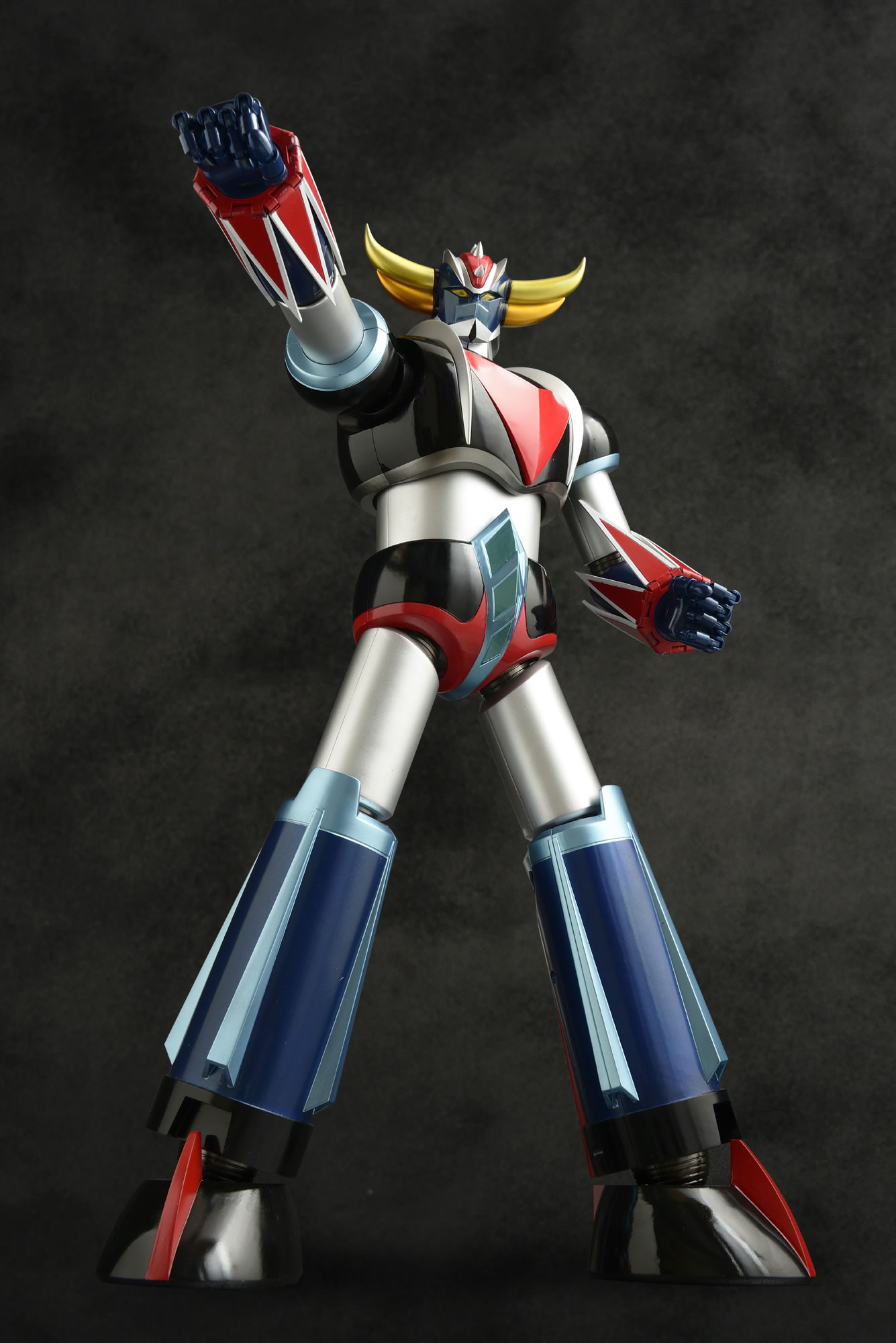 "Pre-Order" EVOLUTION TOY Grand Action Big Size Model Grendizer