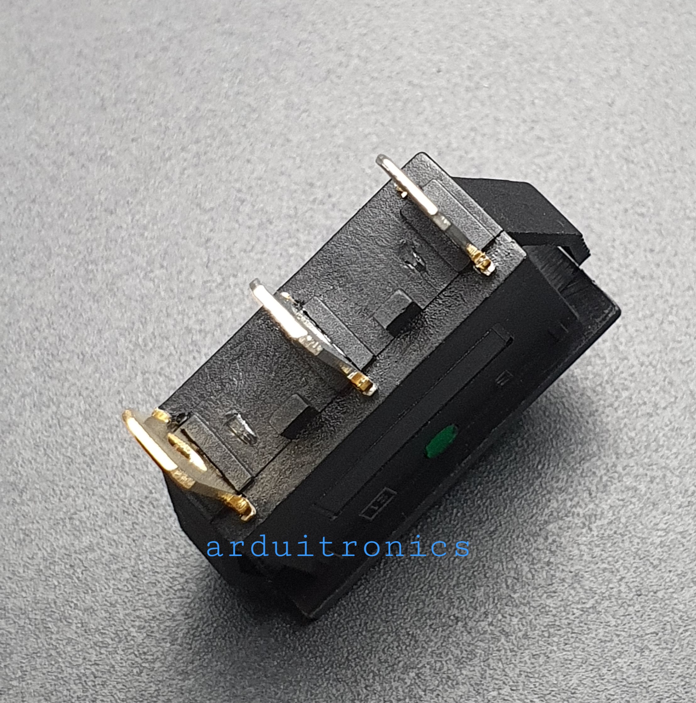 สวิตช์ไฟเปิด/ปิด KCD3-101N 15A 250VAC (3 ขา สีเขียว)