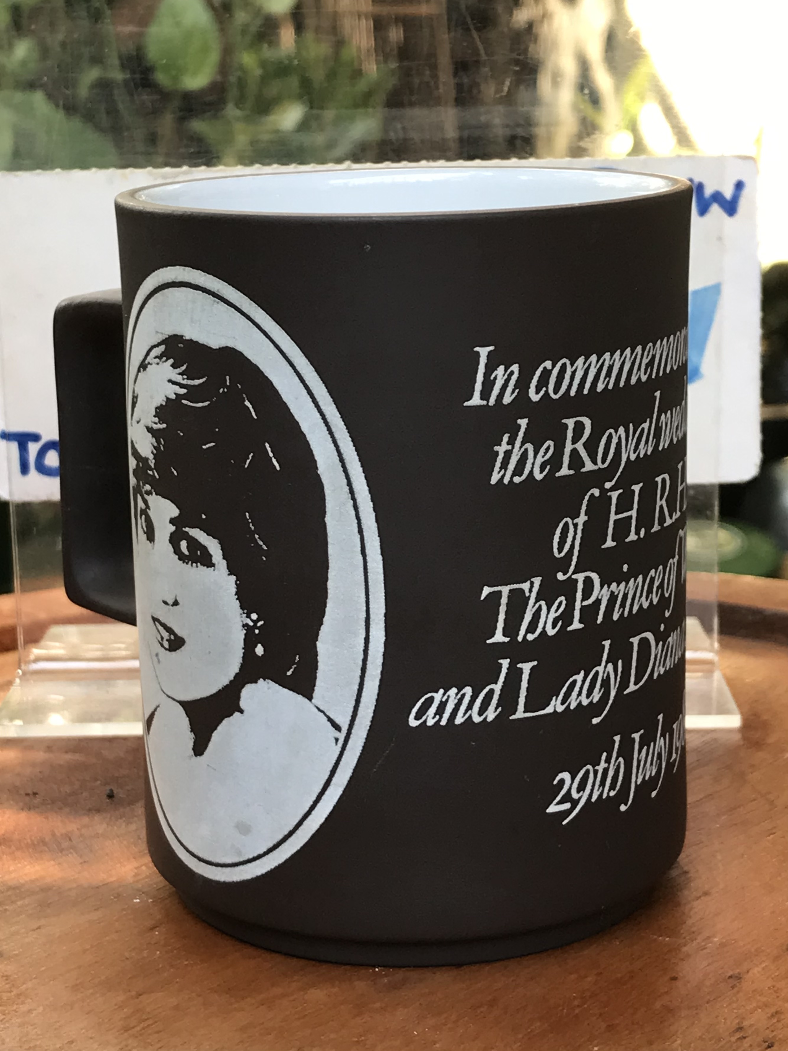 ส่งต่องานสะสม Ceramic Mug แก้วมัคเซรามิค แก้วที่ระลึกงานอภิเษกสมรส In commemoration of the Royay wedding of H.R.H. The Prince of Wales and Lady Diana Spencer 29 July 1981