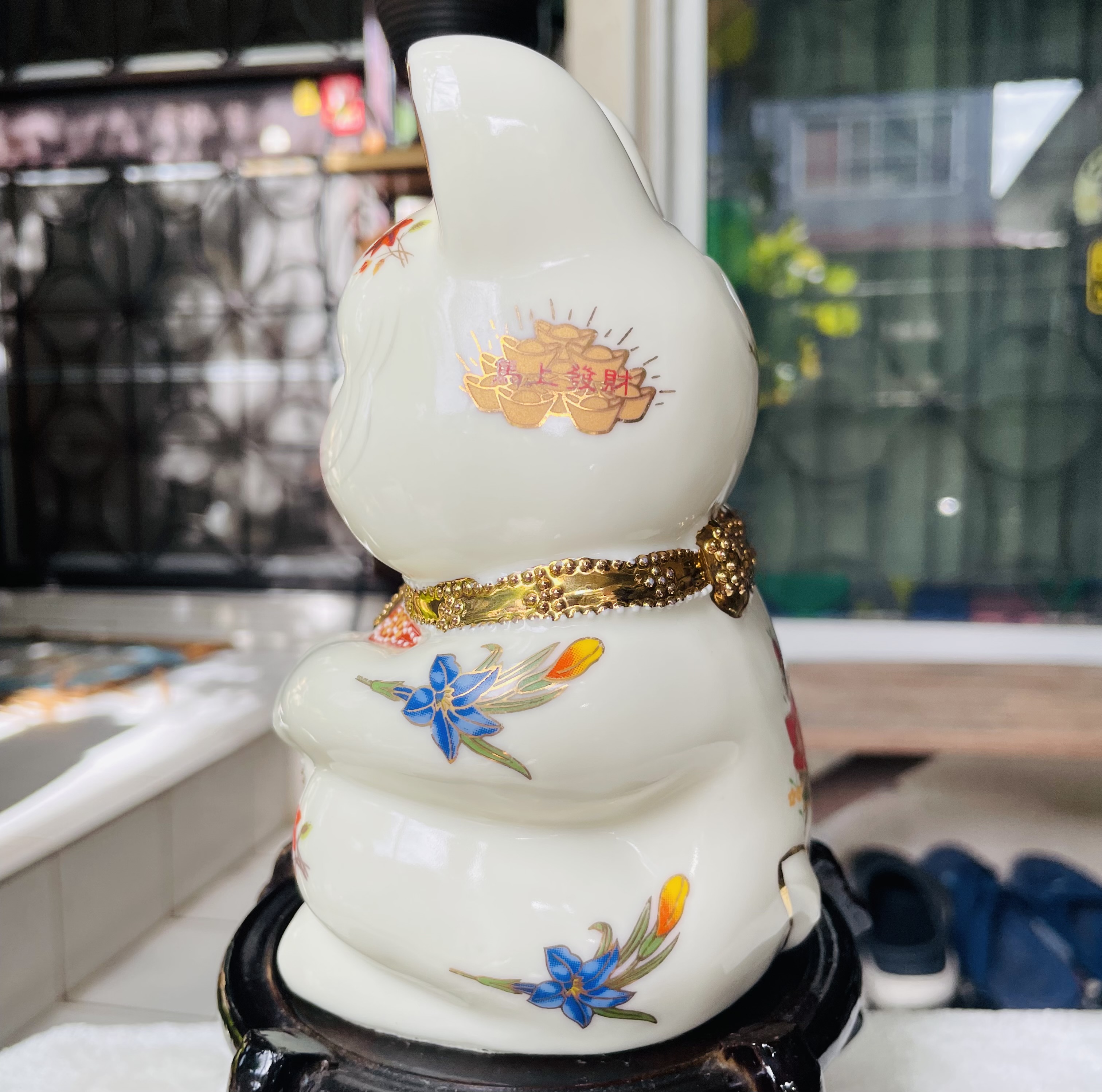 ￼เก็บใหม่ แมวกวักนำโชค มาเนกิเนะโกะ Vintage Maneki-Neko Cream Gold Lucky Beckoning Cat Coin Bank Ceramic