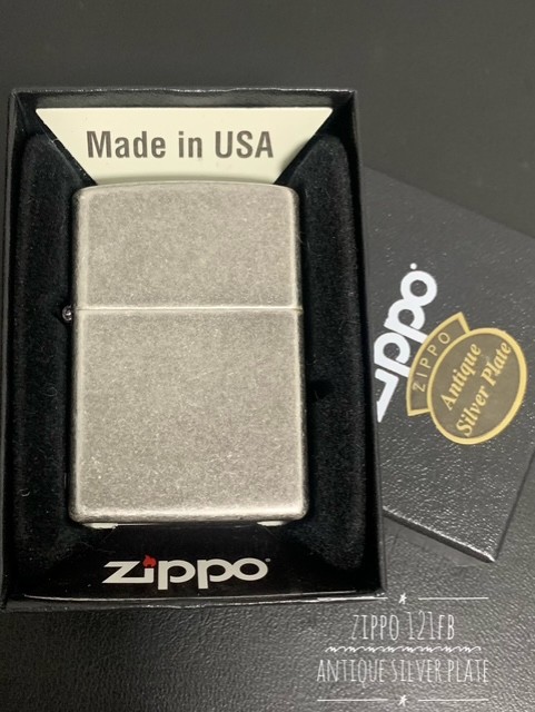 Zippo 121FB Antique Silver Plate สีเงินลายโบราณ ของแท้อเมริกา บรรจุในกล่องอย่างดี สินค้าใหม่มือหนึ่งยังไม่ผ่านการใช้งานใดใด จึงยังไม่มีการเติมน้ำมัน