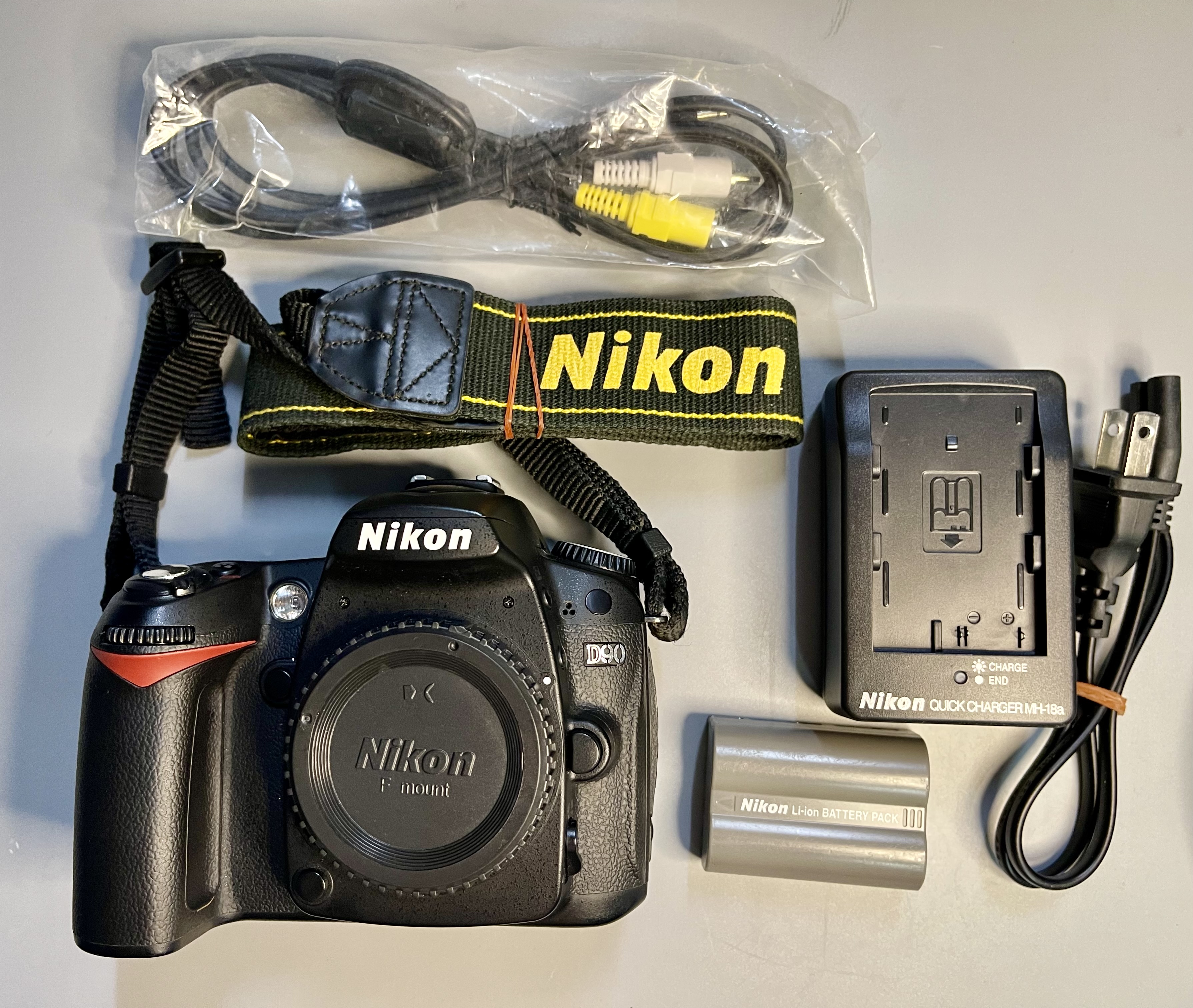ขายกล้องNikon D90 (body)DSLRยอดนิยมในอดีต สวยคัดพิเศษ แถมGripใช้น้อยขัตเตอร์ 17873