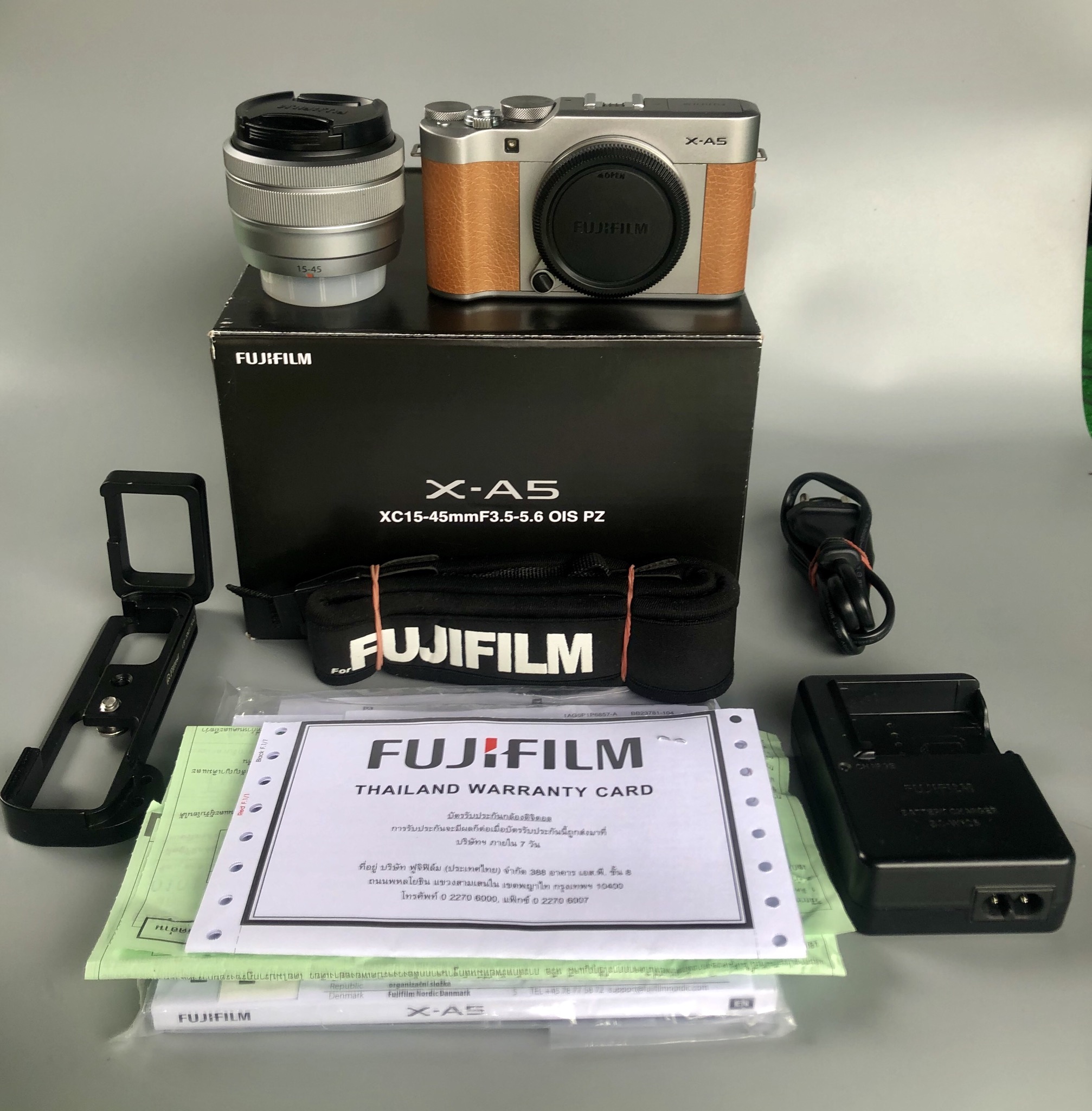 Fuji X-A5 อดีตระกันศูนย์ Lens Super EBC XC 15 45mm