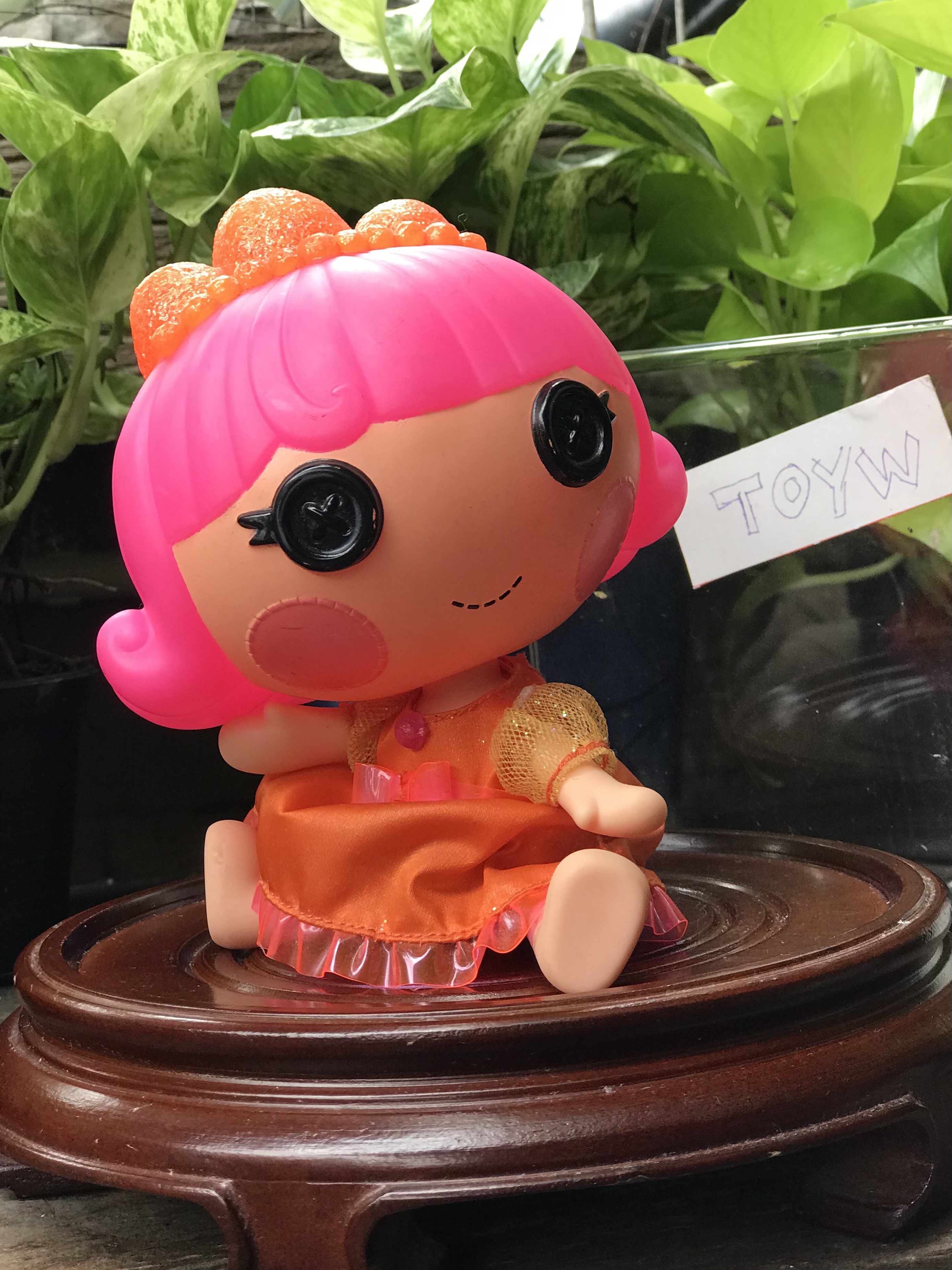 มือสอง Lalaloopsy ตุ๊กตากระดุม น้องกระดุมพร้อมชุด(ถอดได้) ขนาด 7 นิ้ว น้องนั่งได้ ยืนเองได้ จัดท่าตามชอบค่ะ วัสดุยางแข็งทั้งตัวค่ะ